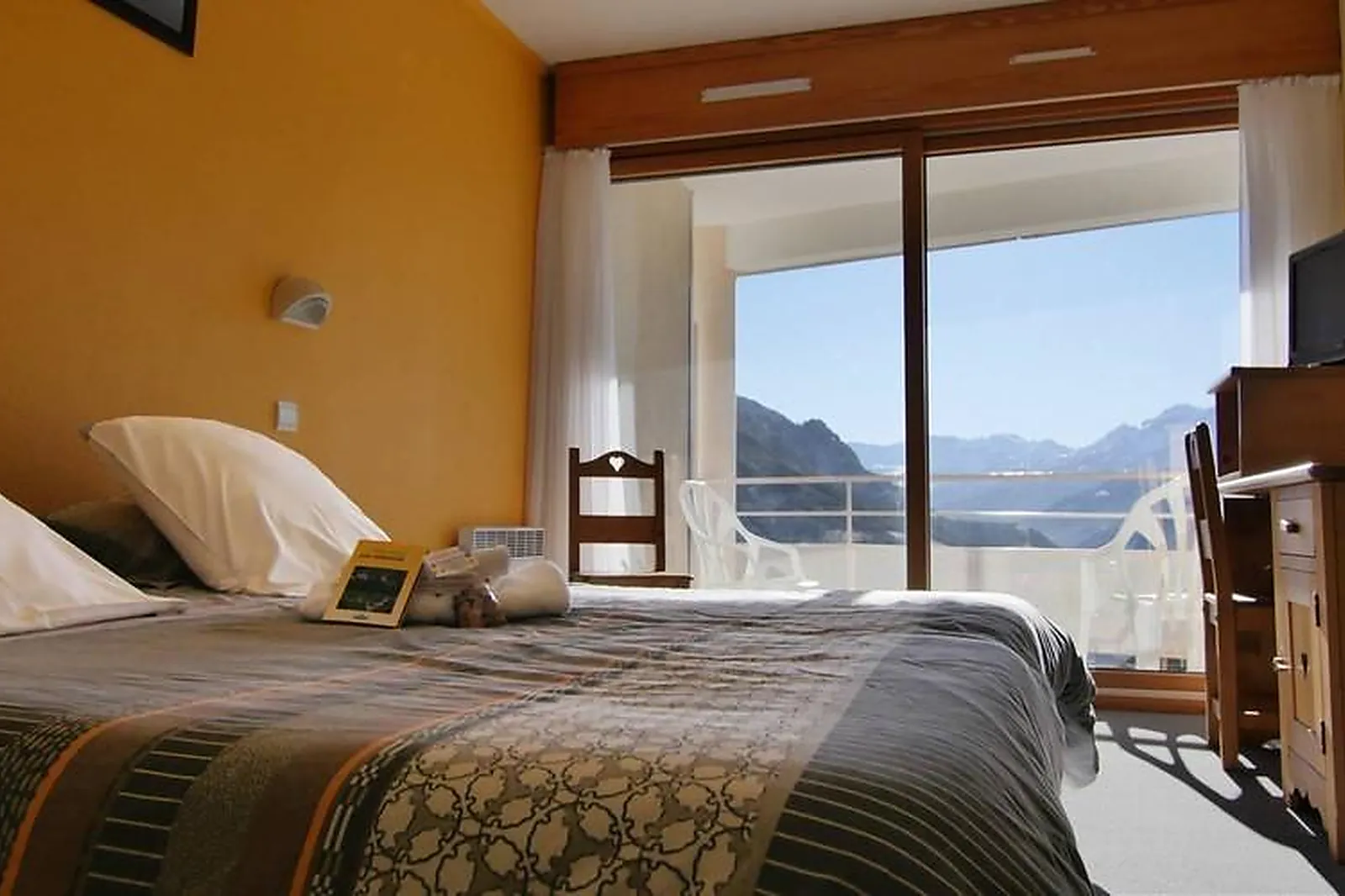 Lieux événementiels, CAP FRANCE - LOU RIOUCLAR