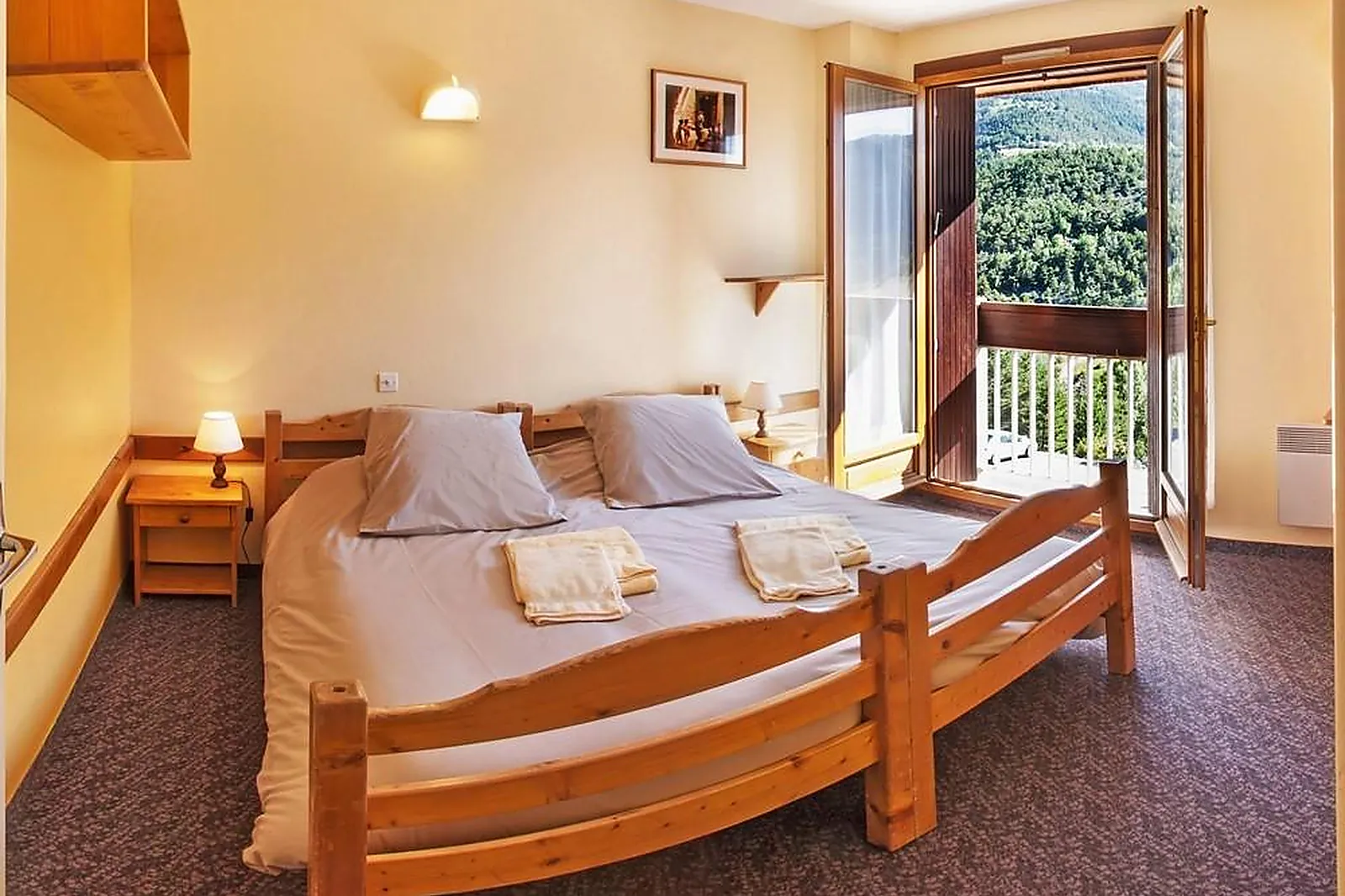 Lieux événementiels, CAP FRANCE - LOU RIOUCLAR