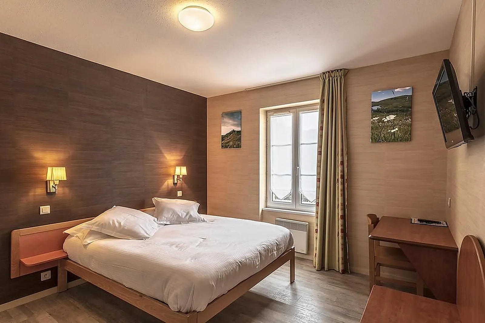 Lieux événementiels, CAP FRANCE - OUSTAL PONT-LES-BAINS