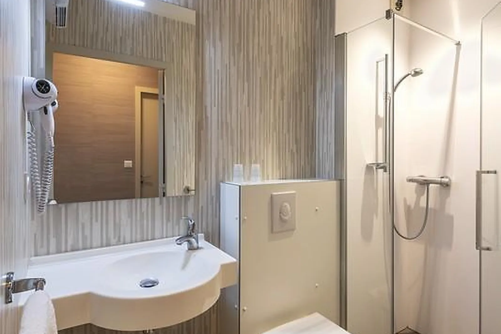 Lieux événementiels, CAP FRANCE - OUSTAL PONT-LES-BAINS