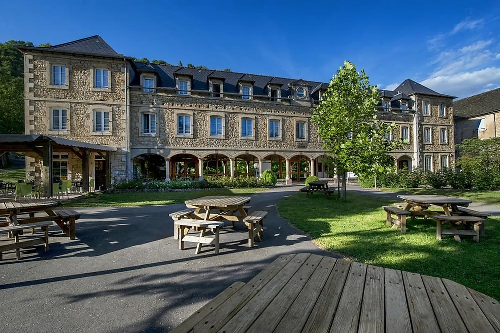 Lieux événementiels, CAP FRANCE - OUSTAL PONT-LES-BAINS