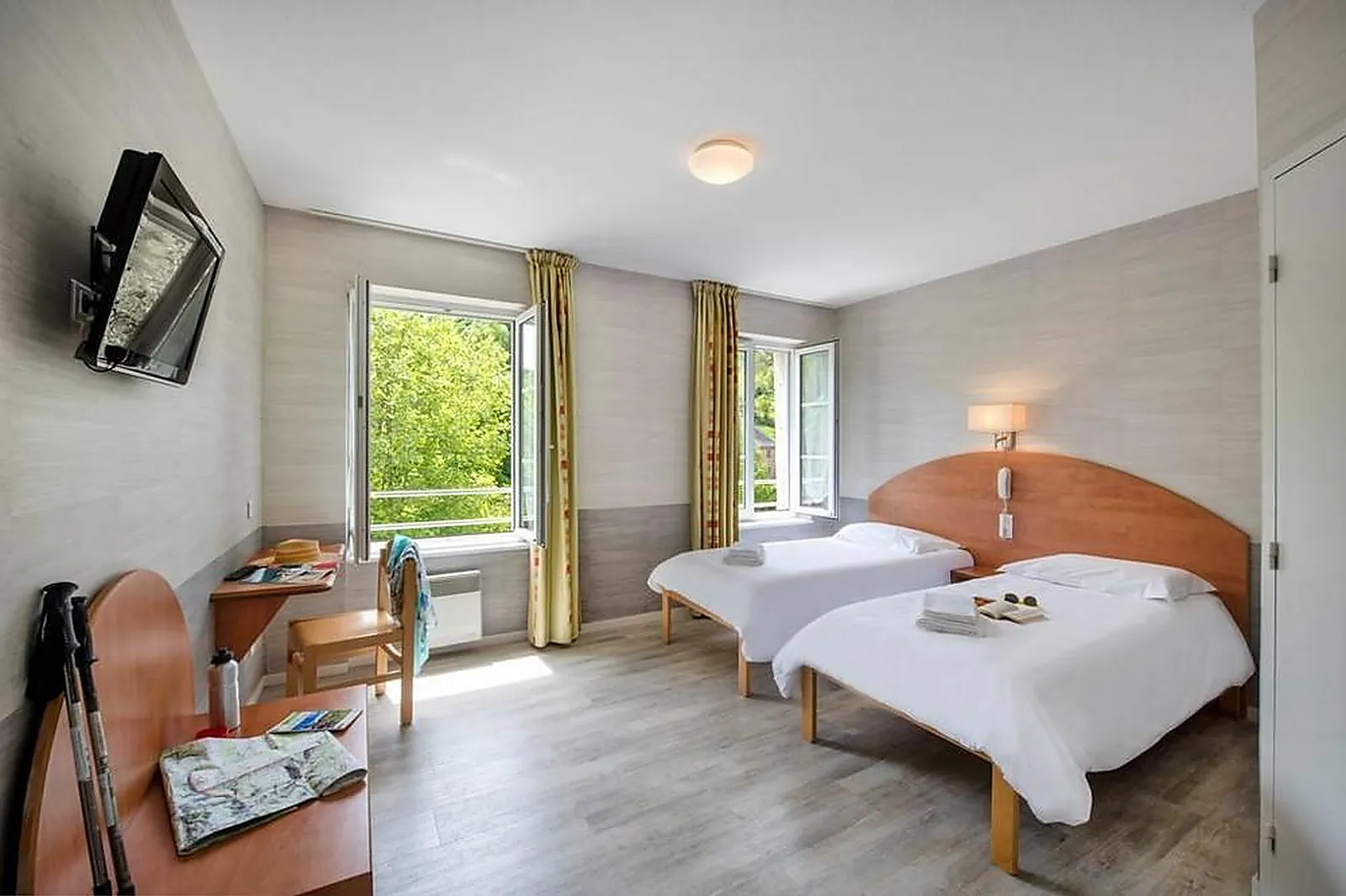 Lieux événementiels, CAP FRANCE - OUSTAL PONT-LES-BAINS