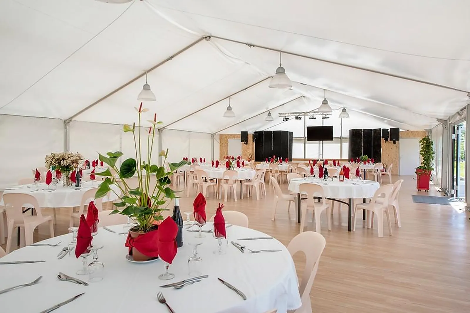 Lieux événementiels, CAP FRANCE - OUSTAL PONT-LES-BAINS