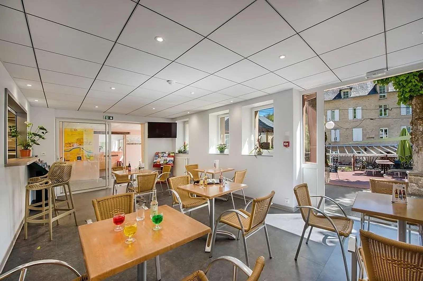 Lieux événementiels, CAP FRANCE - OUSTAL PONT-LES-BAINS