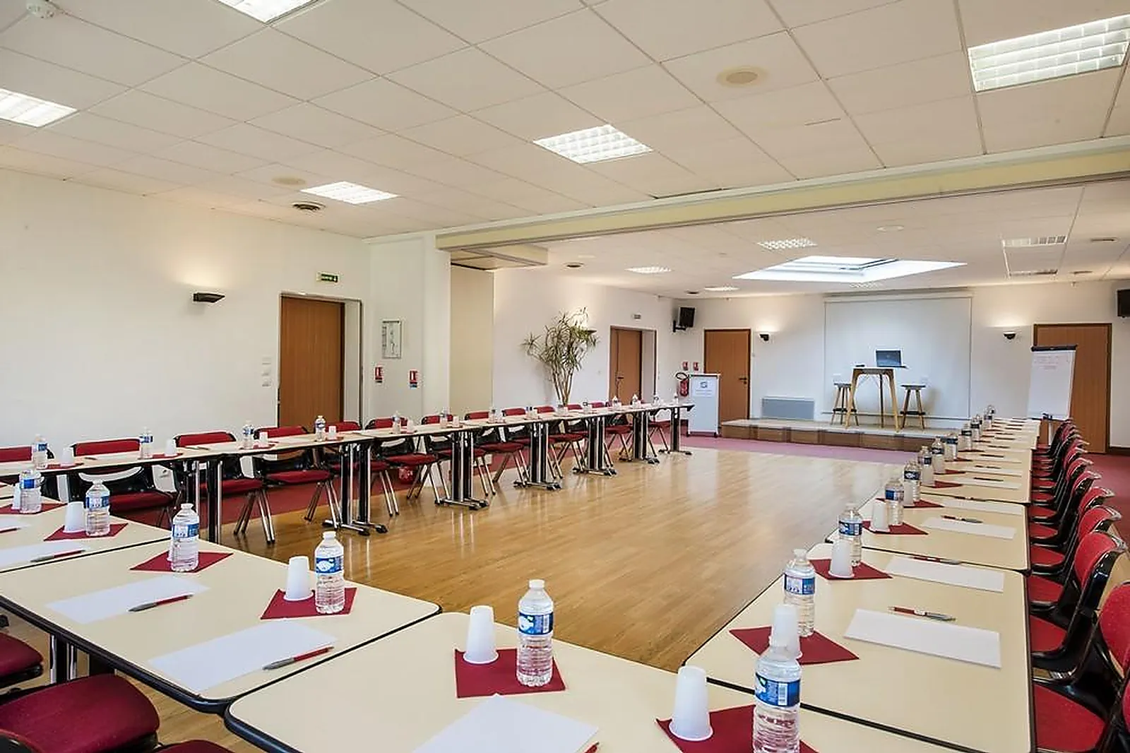 Lieux événementiels, CAP FRANCE - SWEET HOME