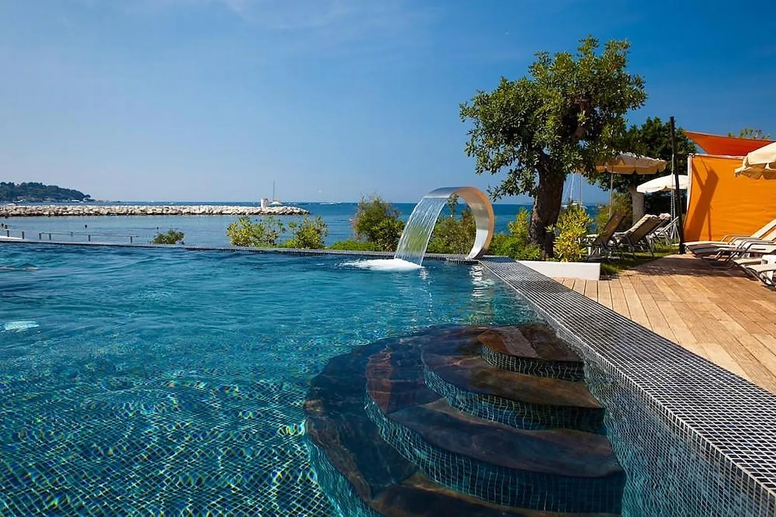 Lieux événementiels, CAP DL&RSQUO;ANTIBES BEACH HÔTEL