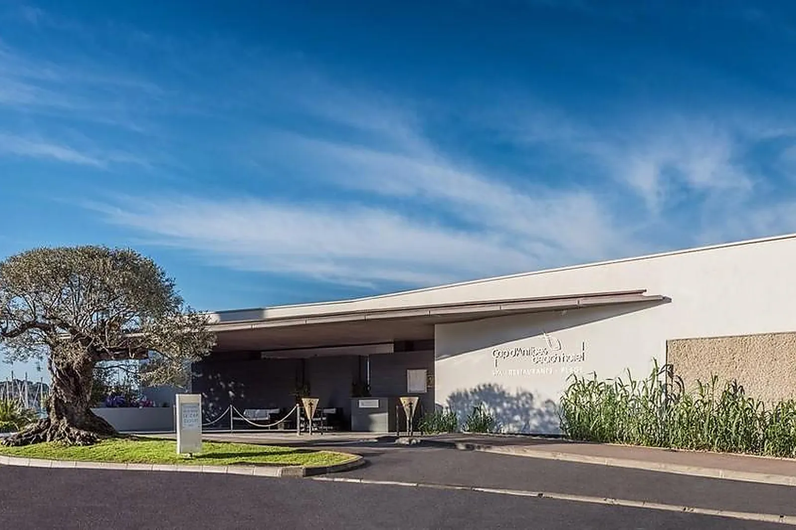 Lieux événementiels, CAP DL&RSQUO;ANTIBES BEACH HÔTEL