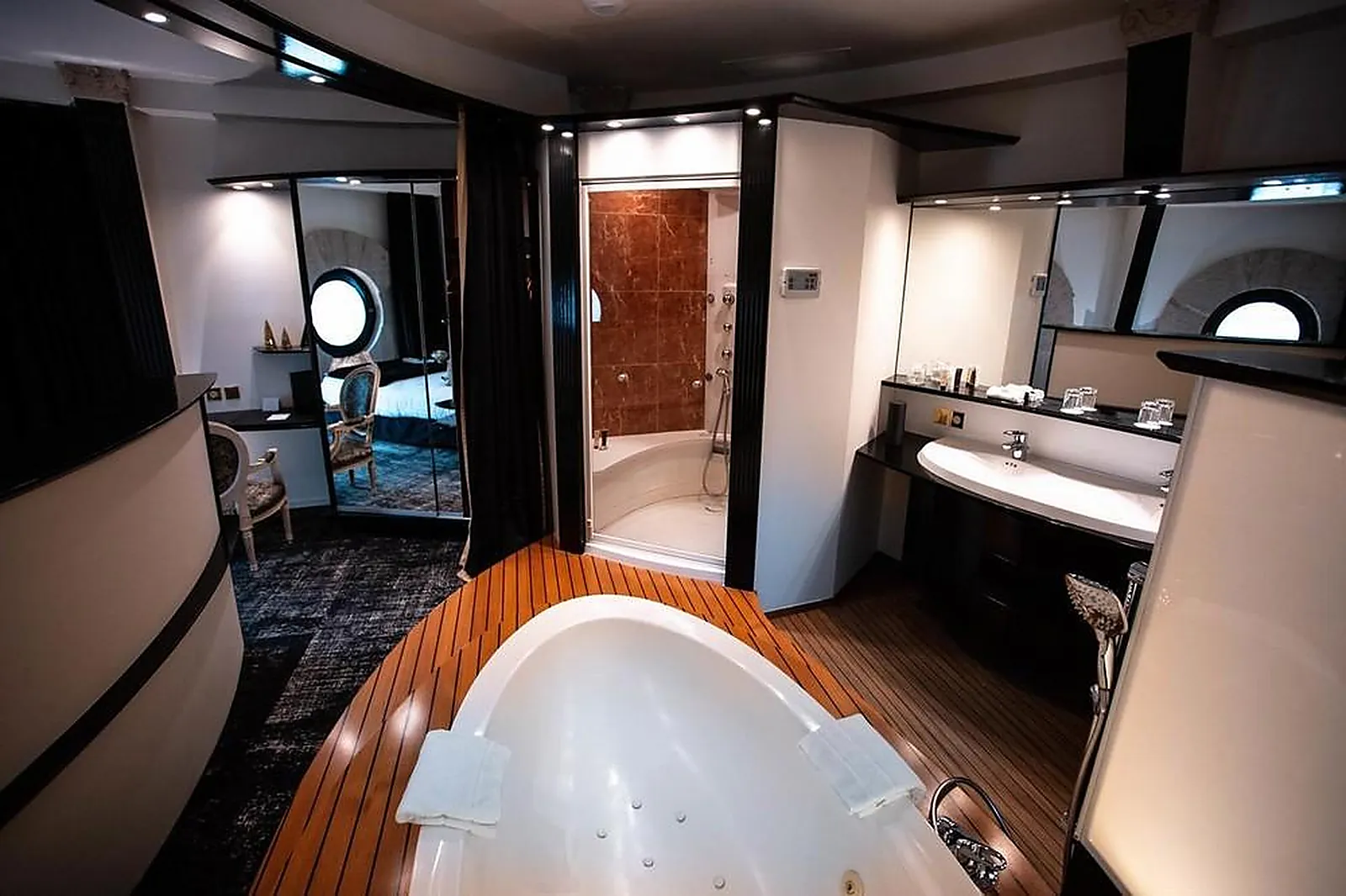 Lieux événementiels, CARLTON HOTEL