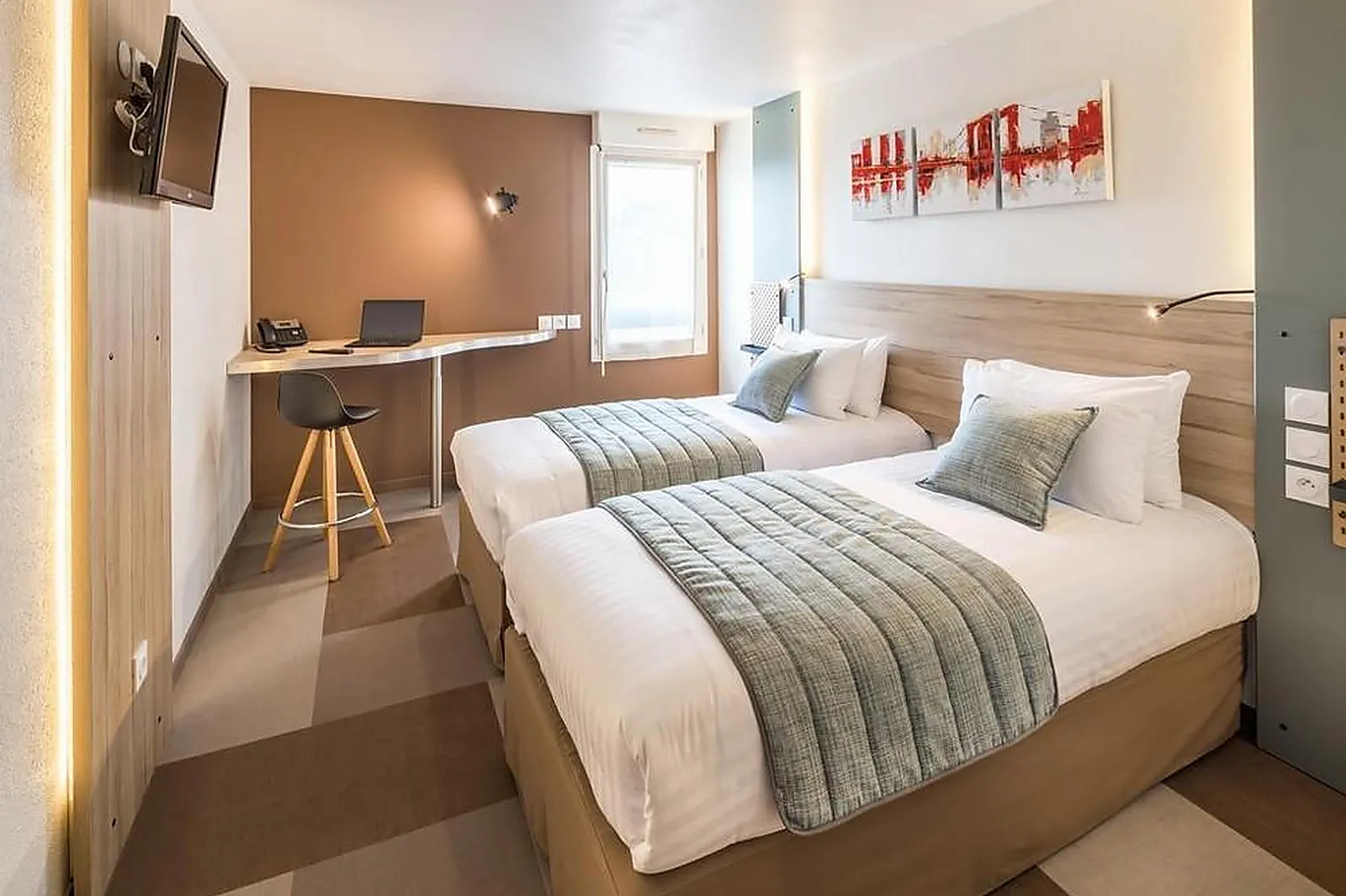 Lieux événementiels, CARRÉ PAU AIRPORT HOTEL