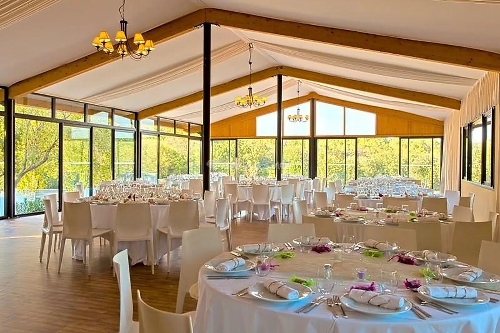 Lieux événementiels, CARRÉ DES CAVALIERS