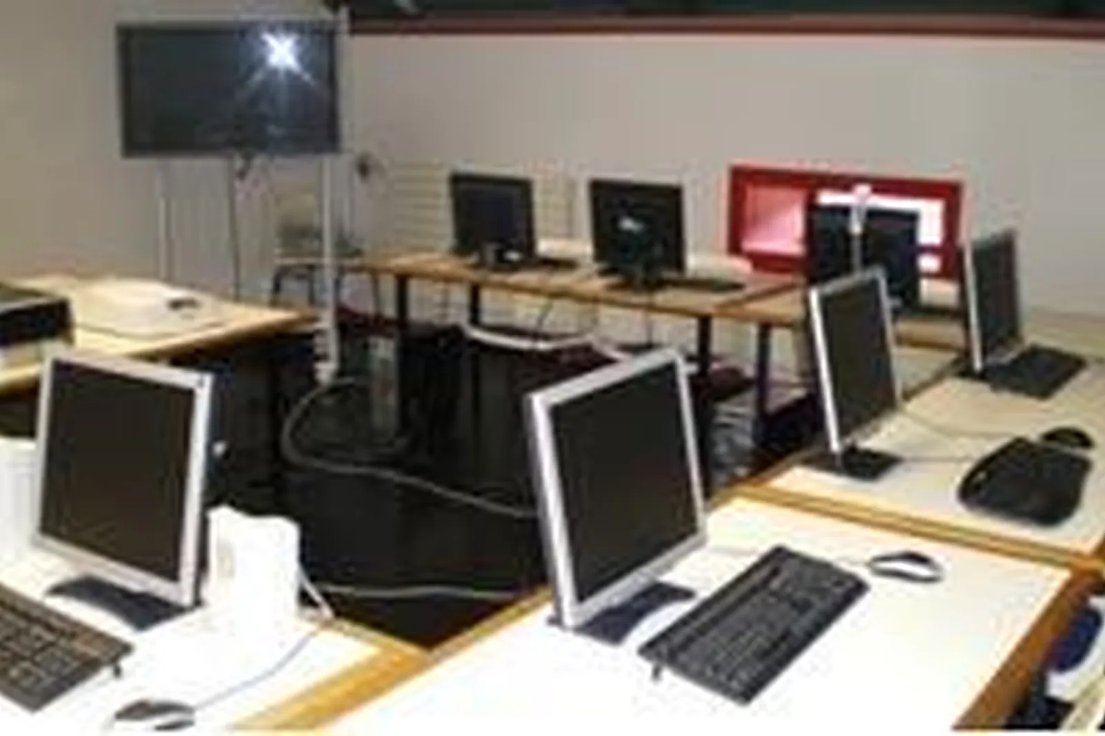 Lieux événementiels, CARREFOUR DE LA COMMUNICATION