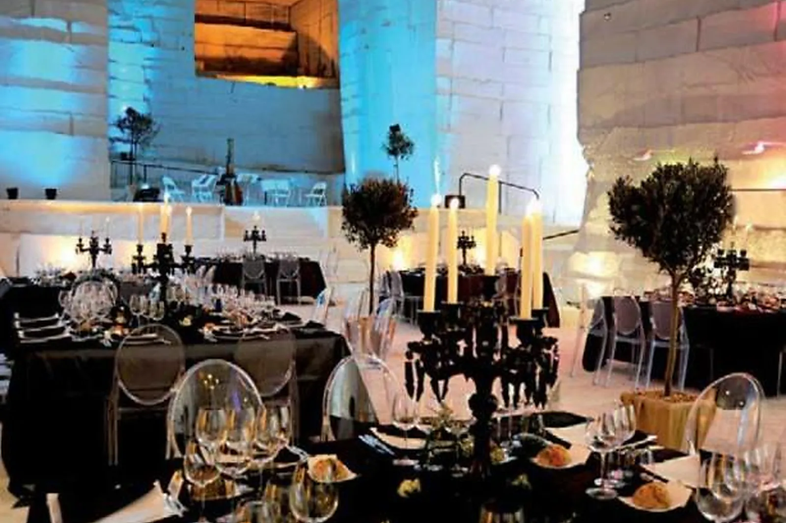 Lieux événementiels, CARRIÈRE LUMIÈRES