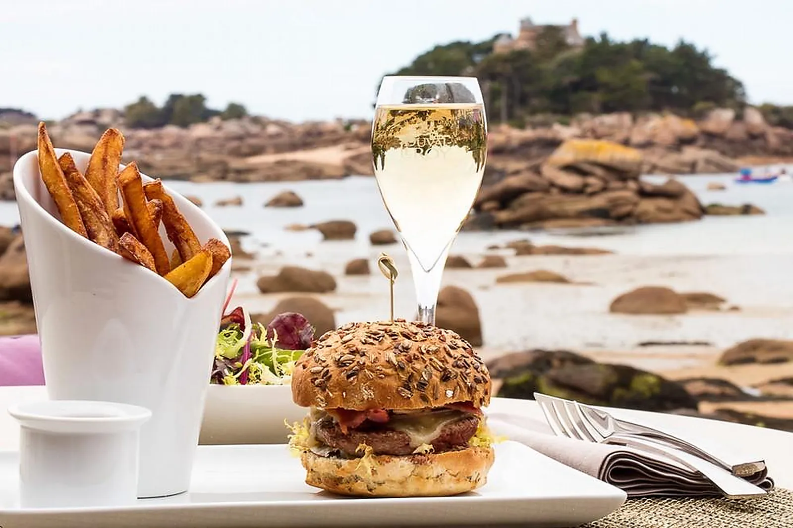 Lieux événementiels, CASTEL BEAU SITE