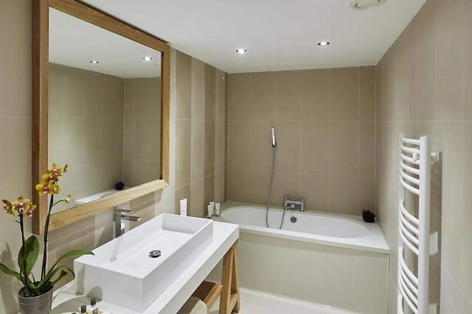 Lieux événementiels, CASTEL MAINTENON HOTEL RESTAURANT ET SPA