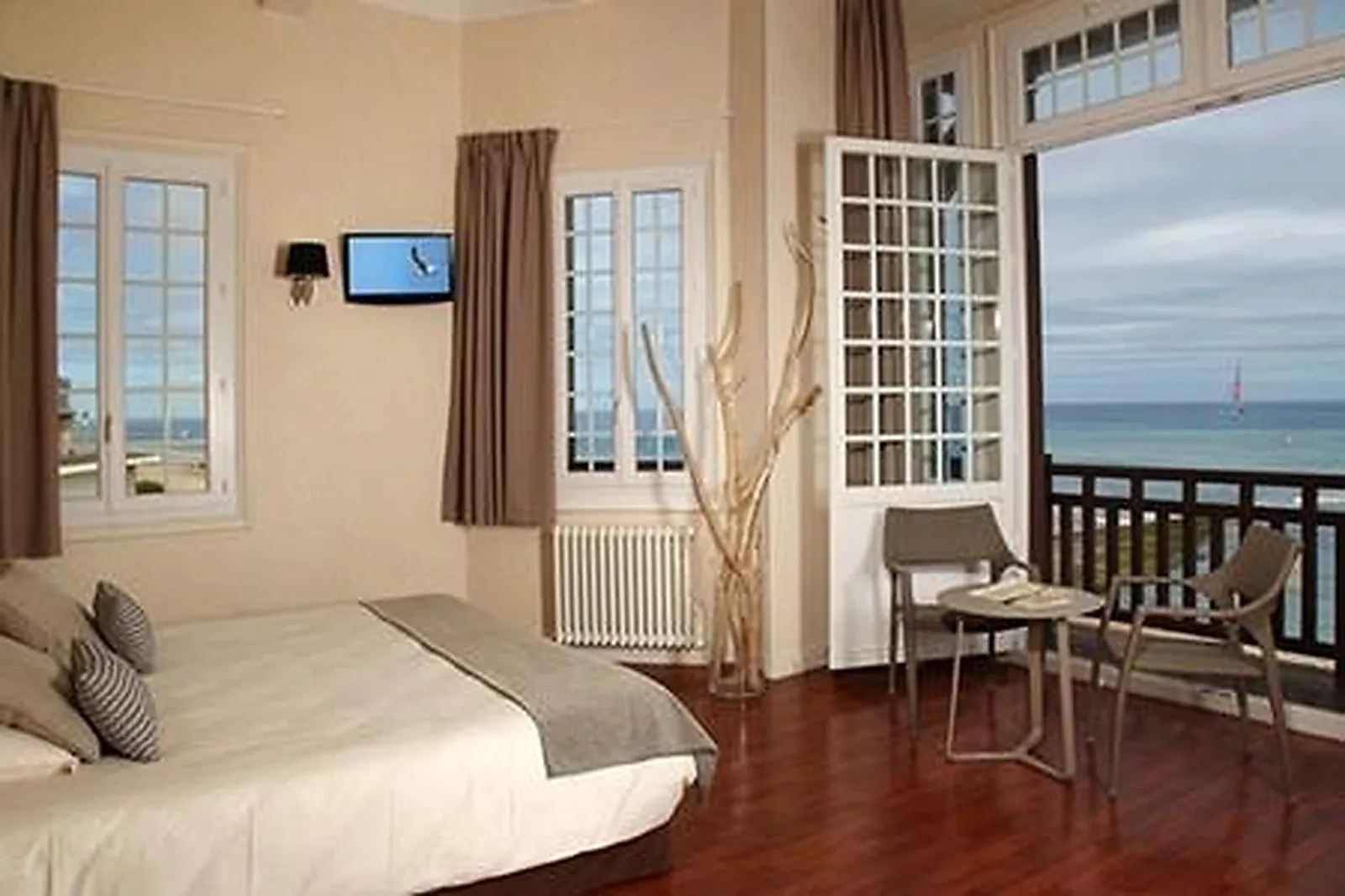 Lieux événementiels, CASTELLAMARE