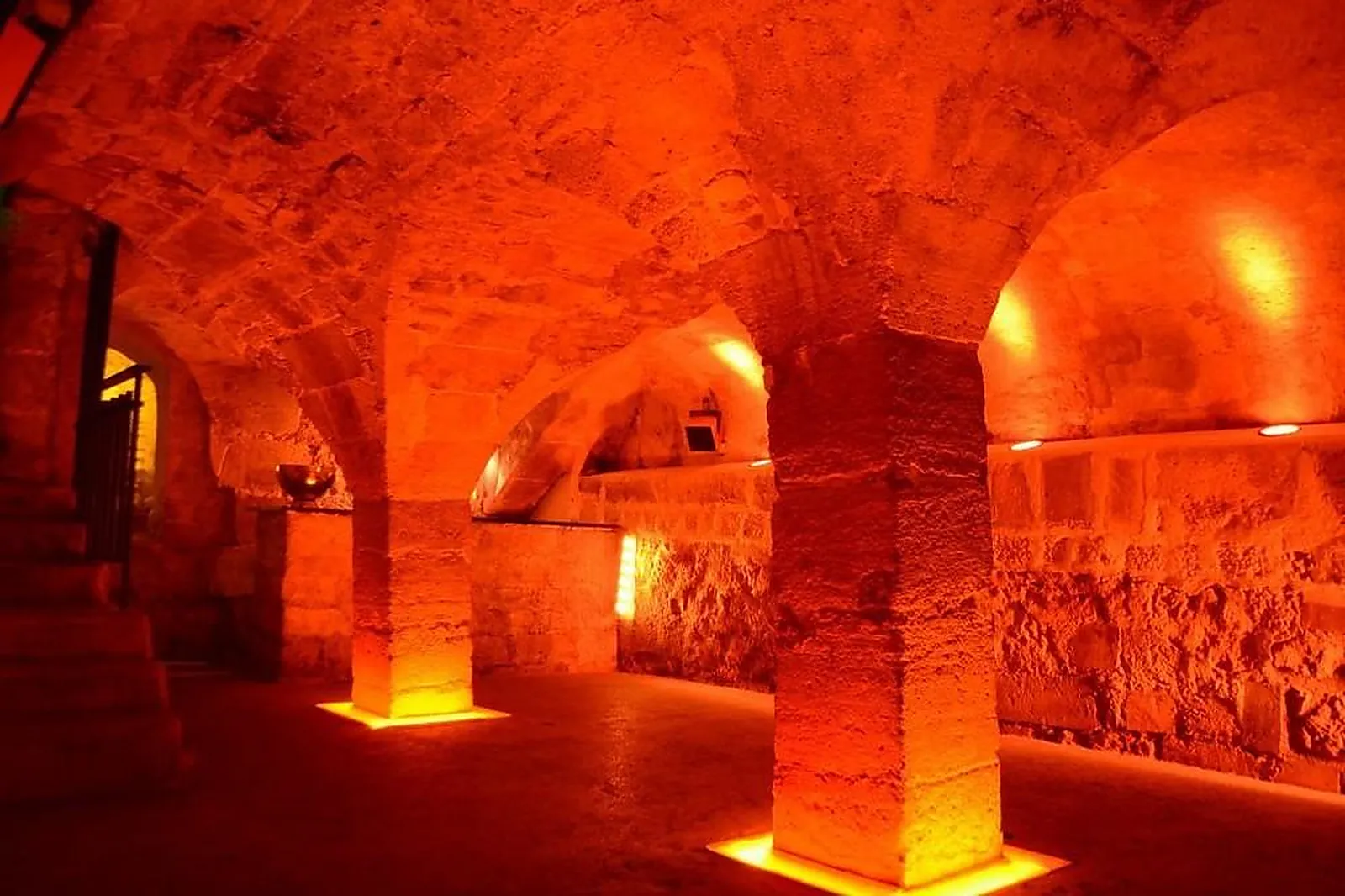 Lieux événementiels, CAVE DES BERNARDINS