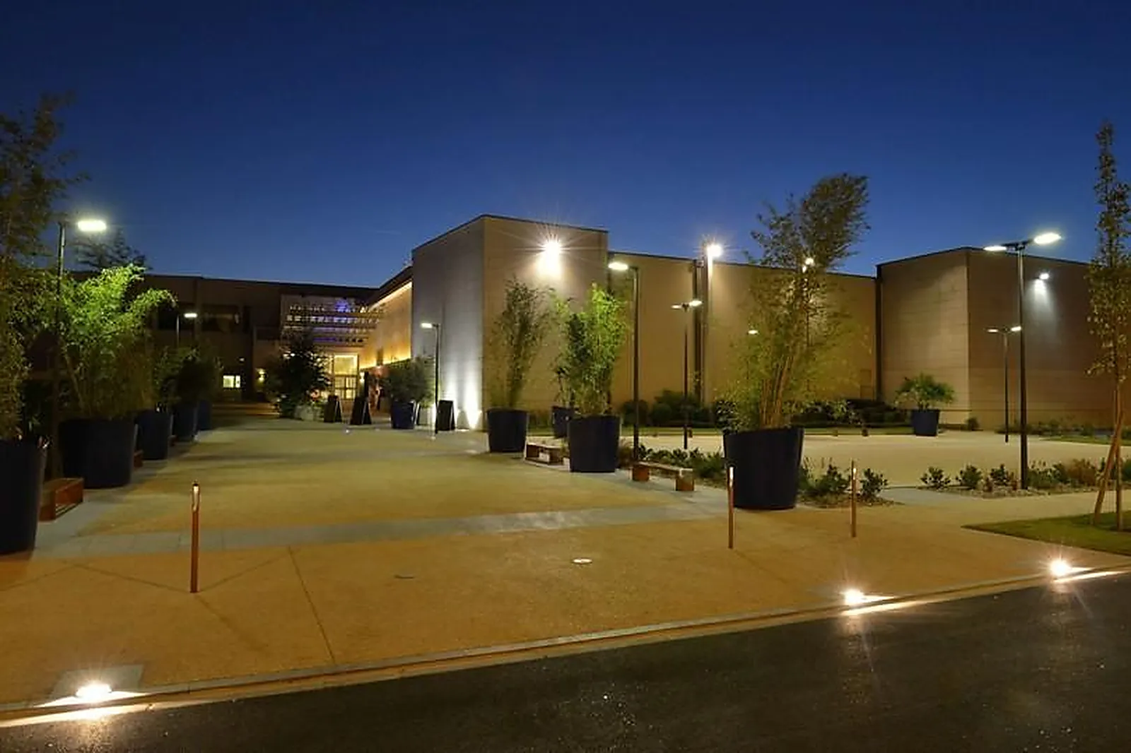 Lieux événementiels, CAVEAU CASTELNAU