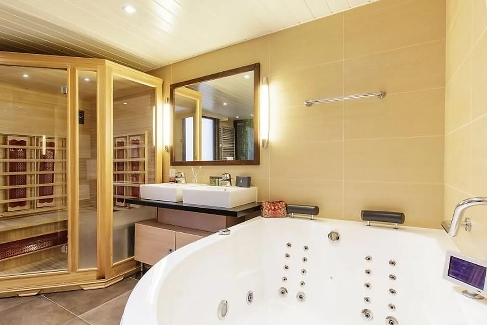 Lieux événementiels, CENTER PARCS LES HAUTS DE BRUYERES