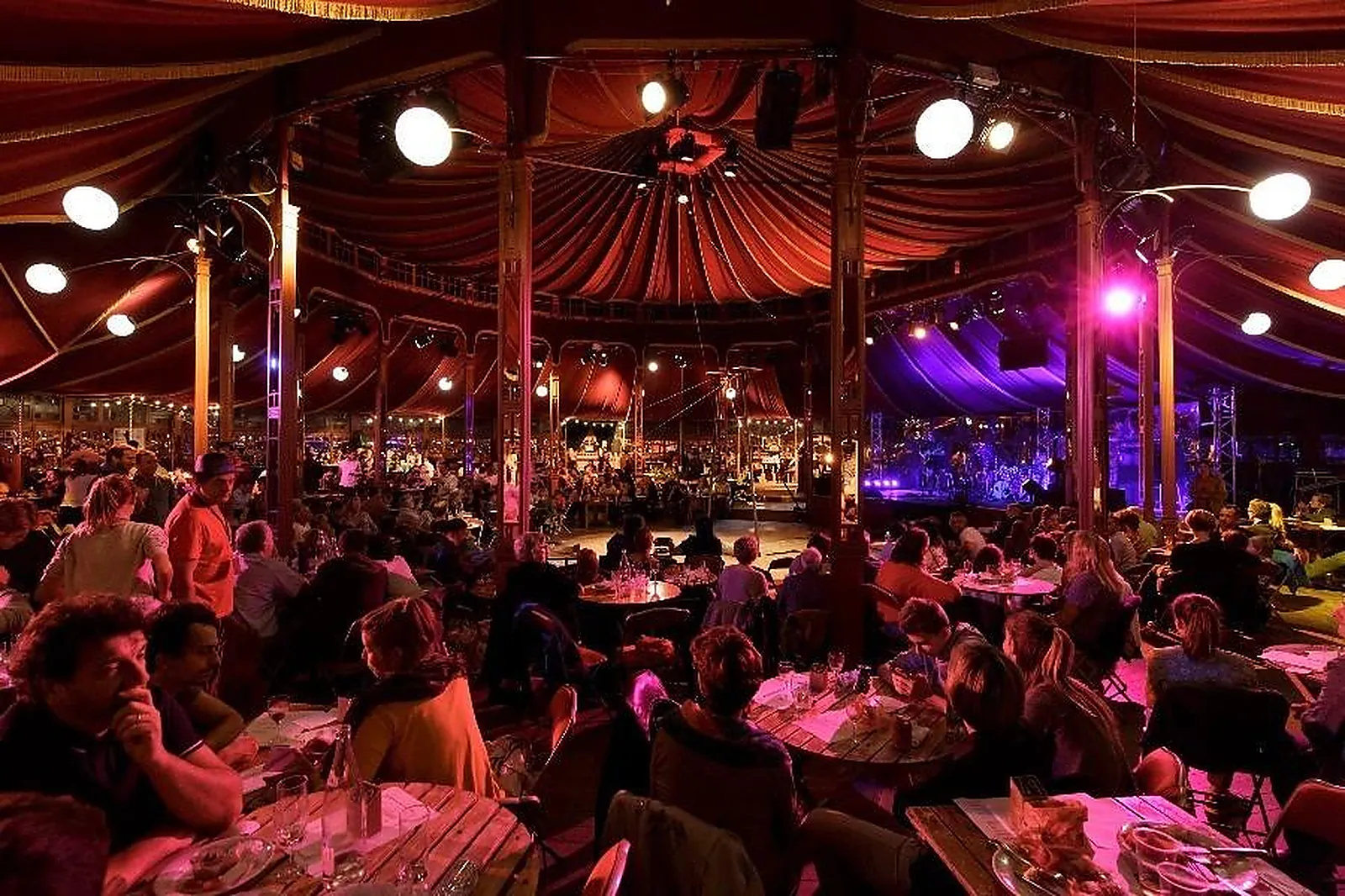 Lieux événementiels, CENTRE INTERNATIONAL DES ARTS EN MOUVEMENT