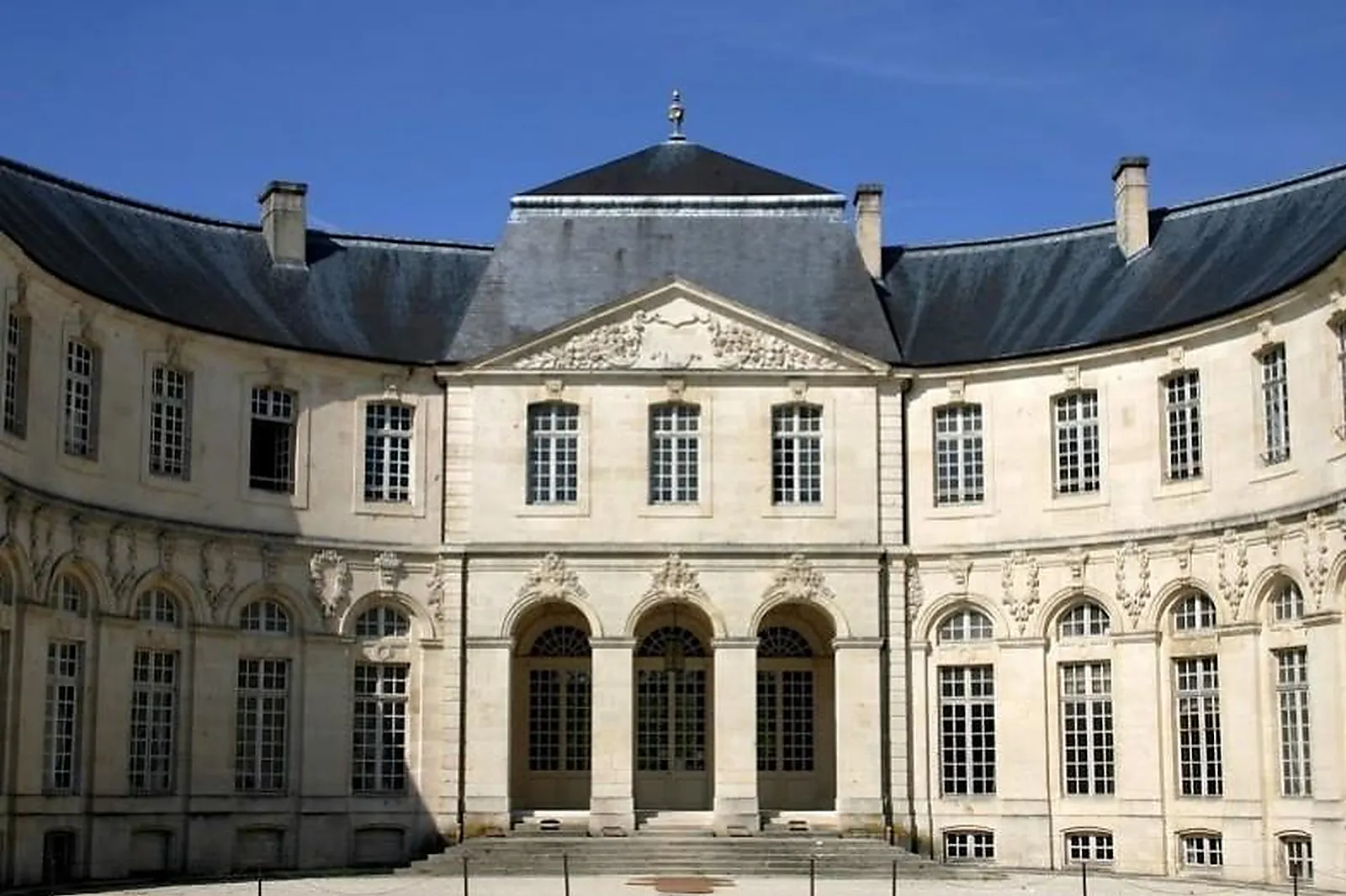 Lieux événementiels, CENTRE MONDIAL DE LA PAIX