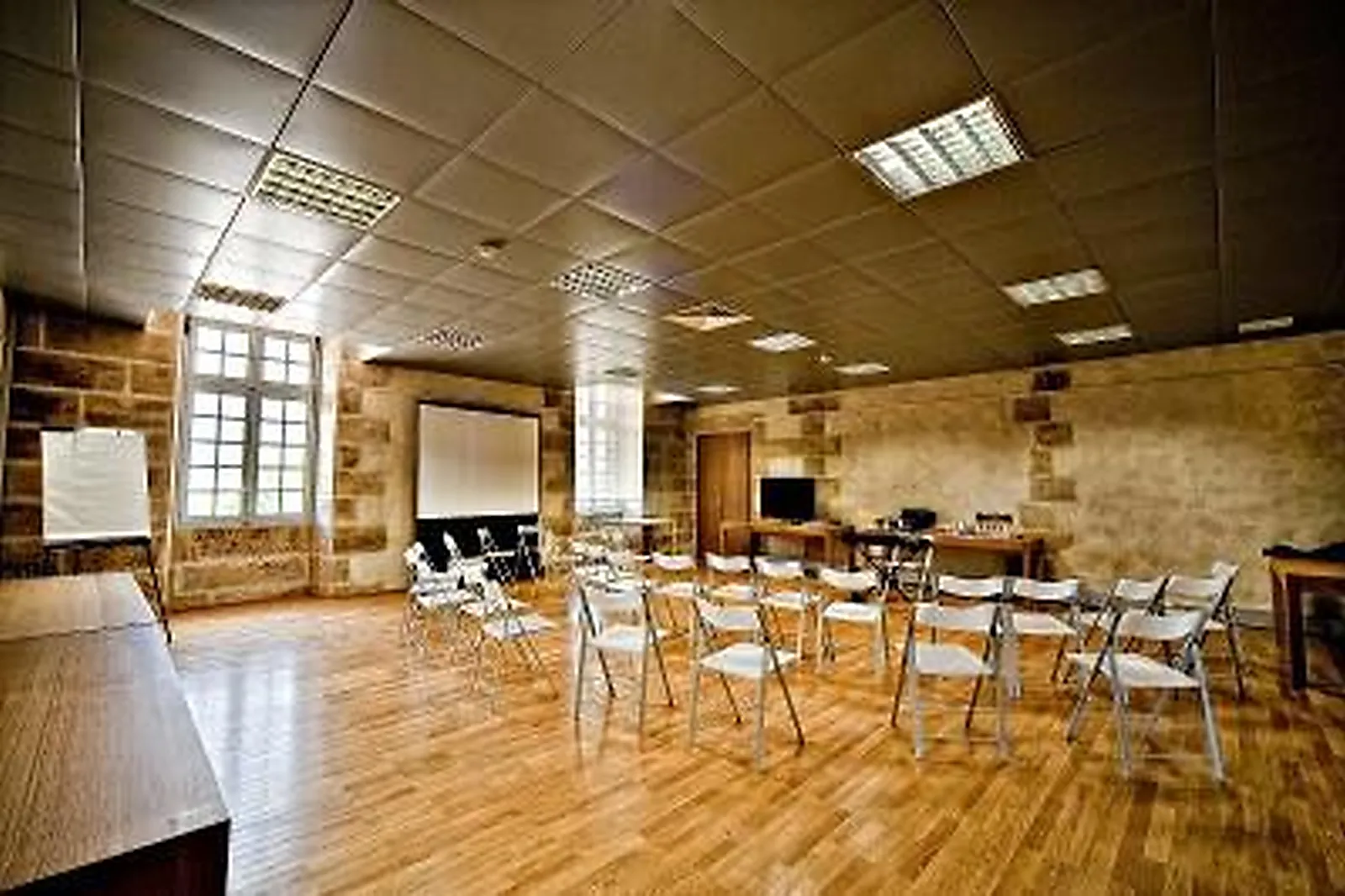 Lieux événementiels, CENTRE NATIONAL DU COSTUME DE SCÈNE