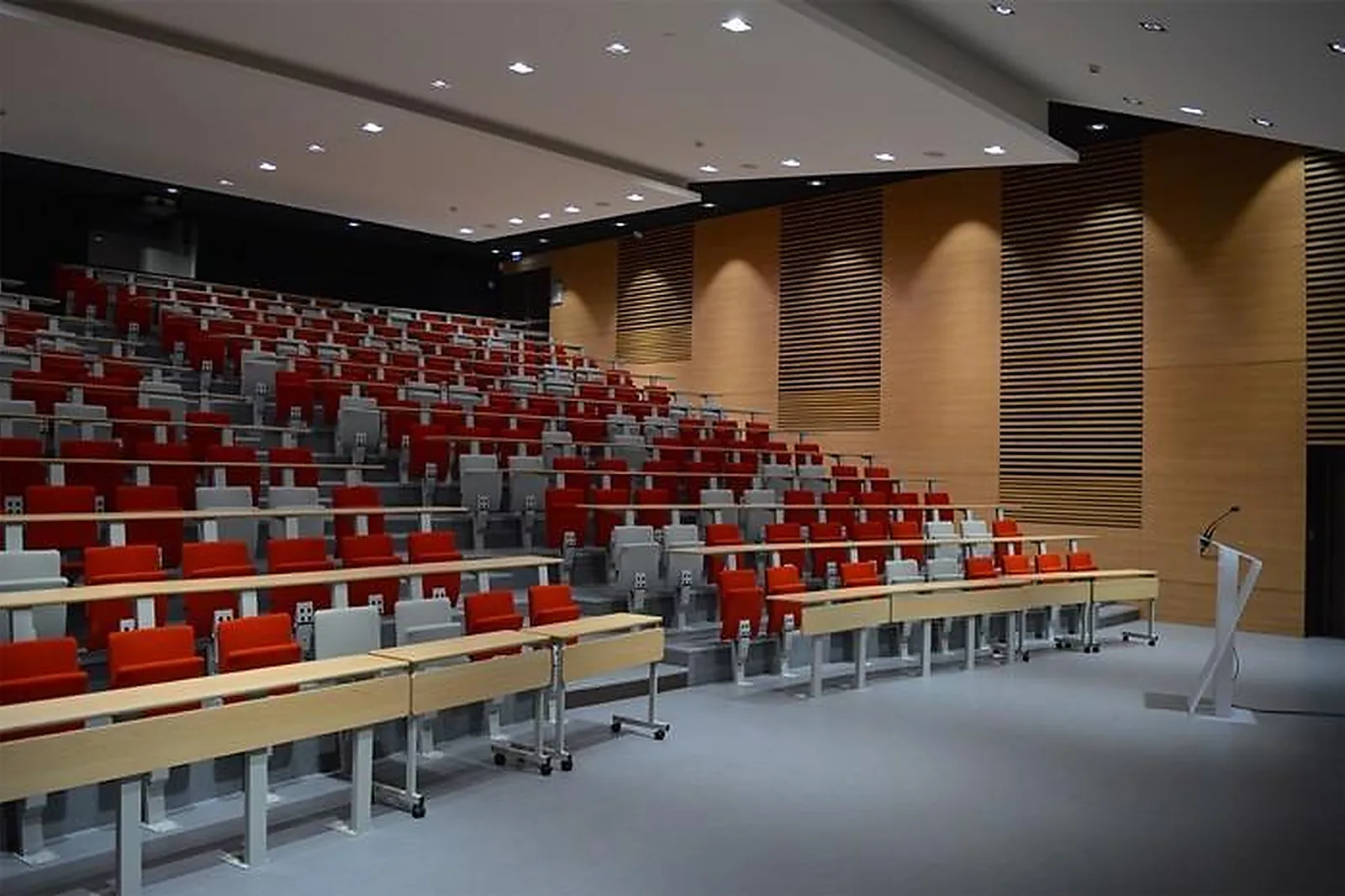 Lieux événementiels, CENTRE D'AFFAIRES SARCUS