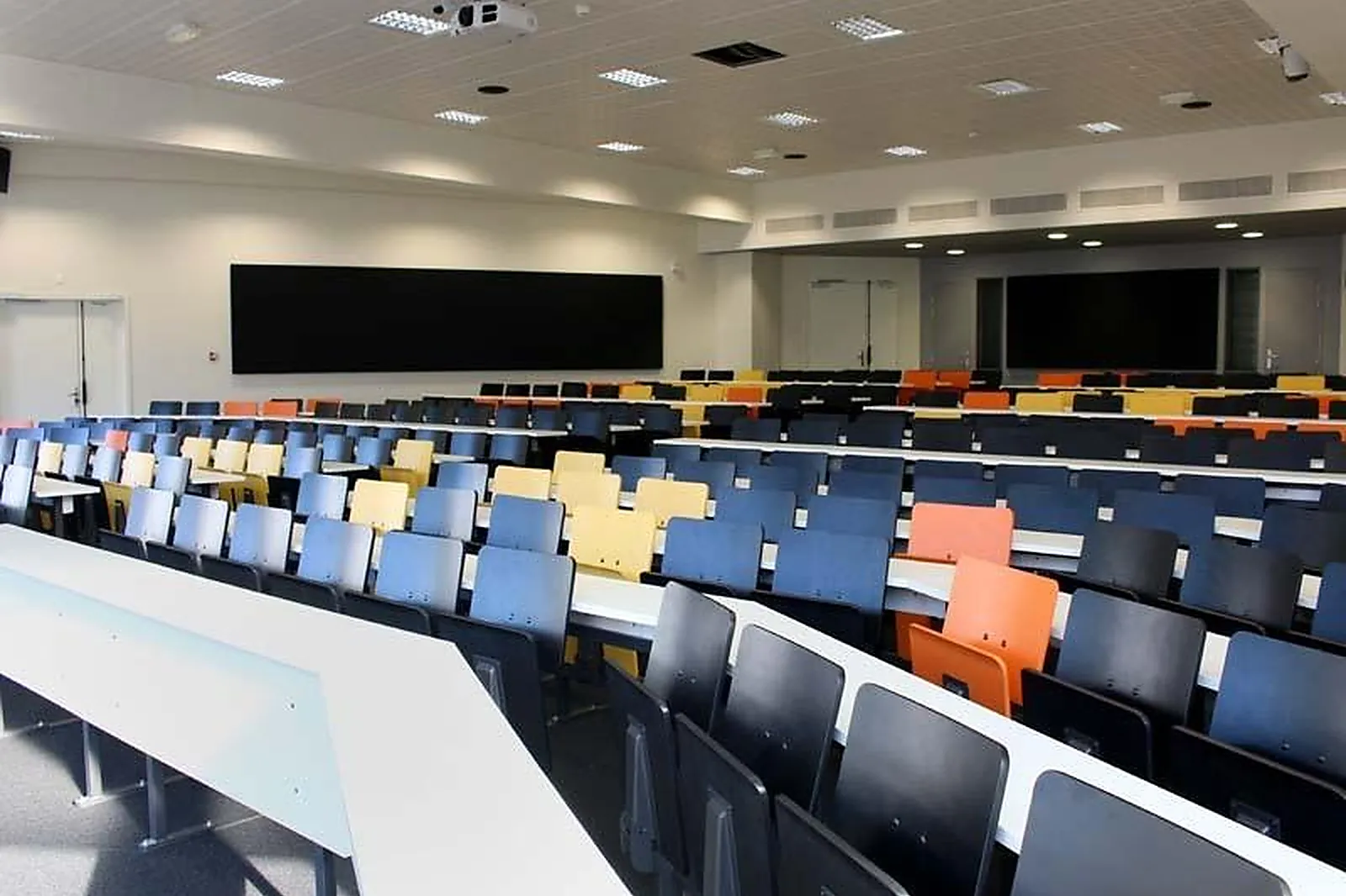 Lieux événementiels, CENTRE D’ETUDES EUROPÉEN RHÔNE-ALPES