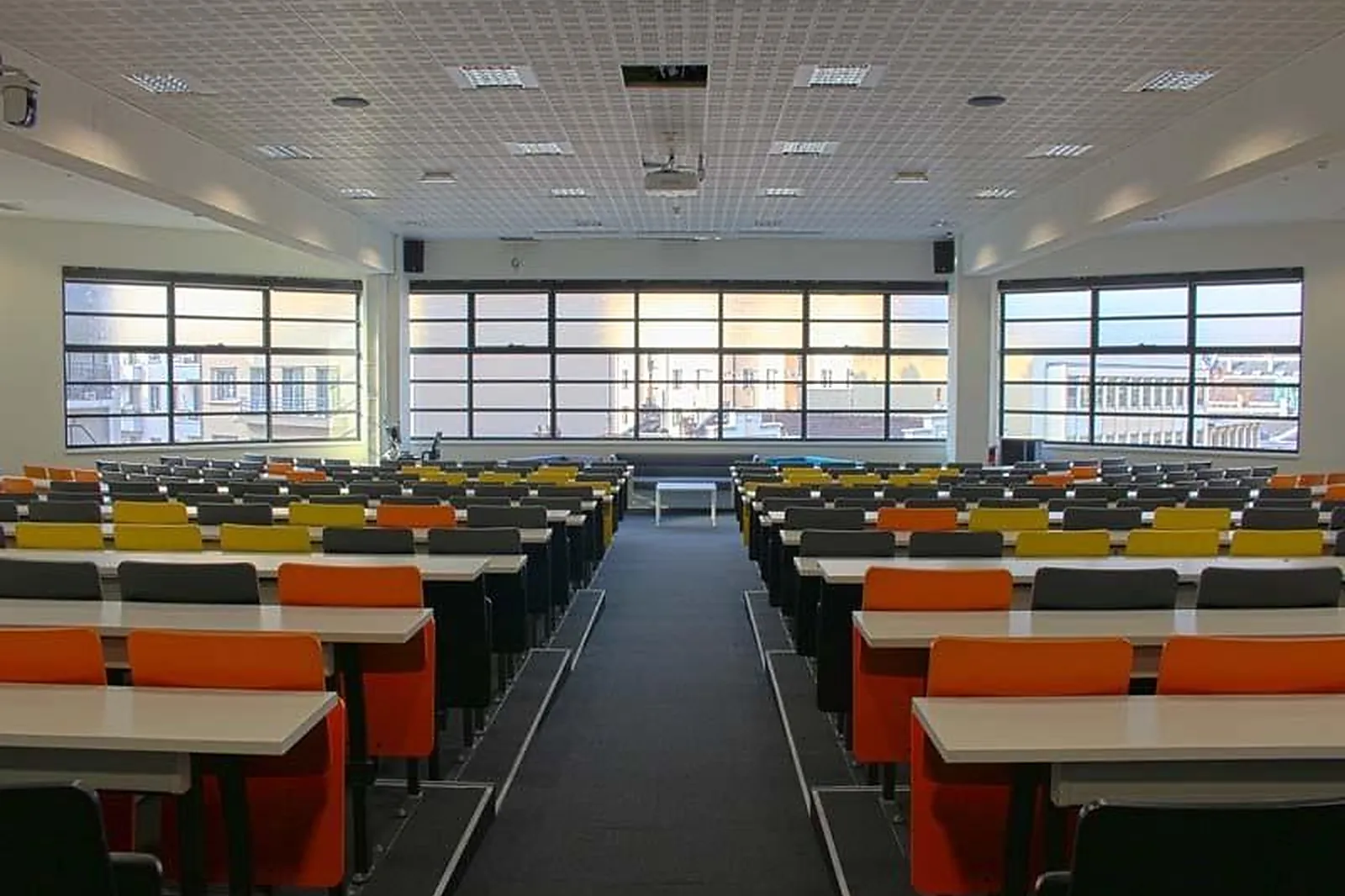 Lieux événementiels, CENTRE D’ETUDES EUROPÉEN RHÔNE-ALPES