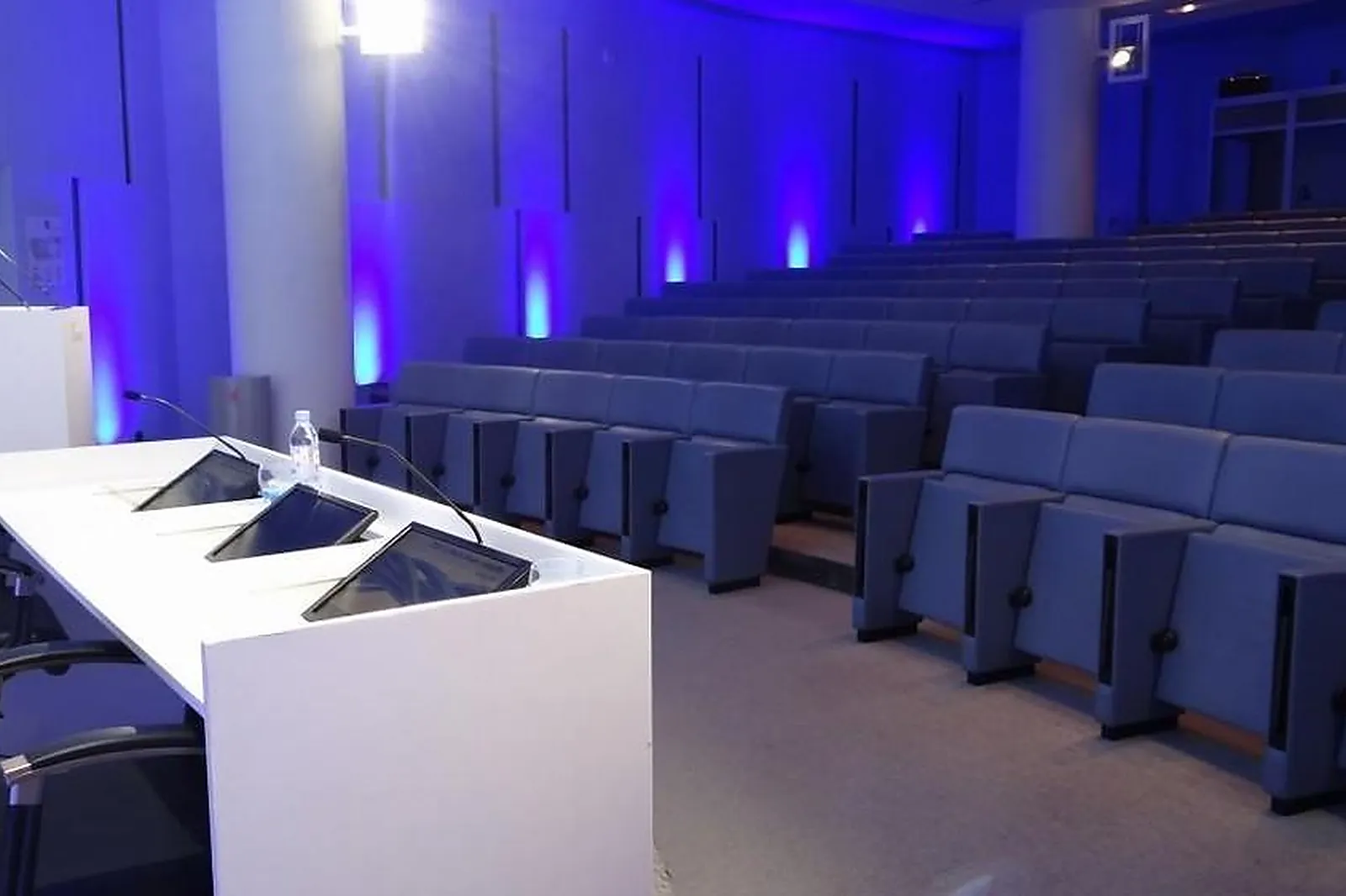 Lieux événementiels, CENTRE DE CONFÉRENCES CAPITAL 8