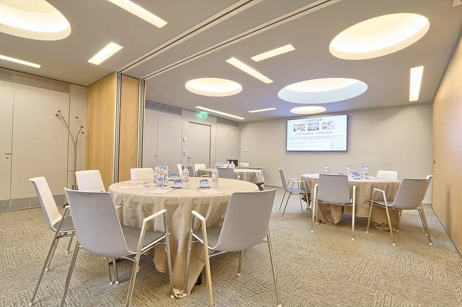 Lieux événementiels, CENTRE DE CONFÉRENCES CAPITAL 8