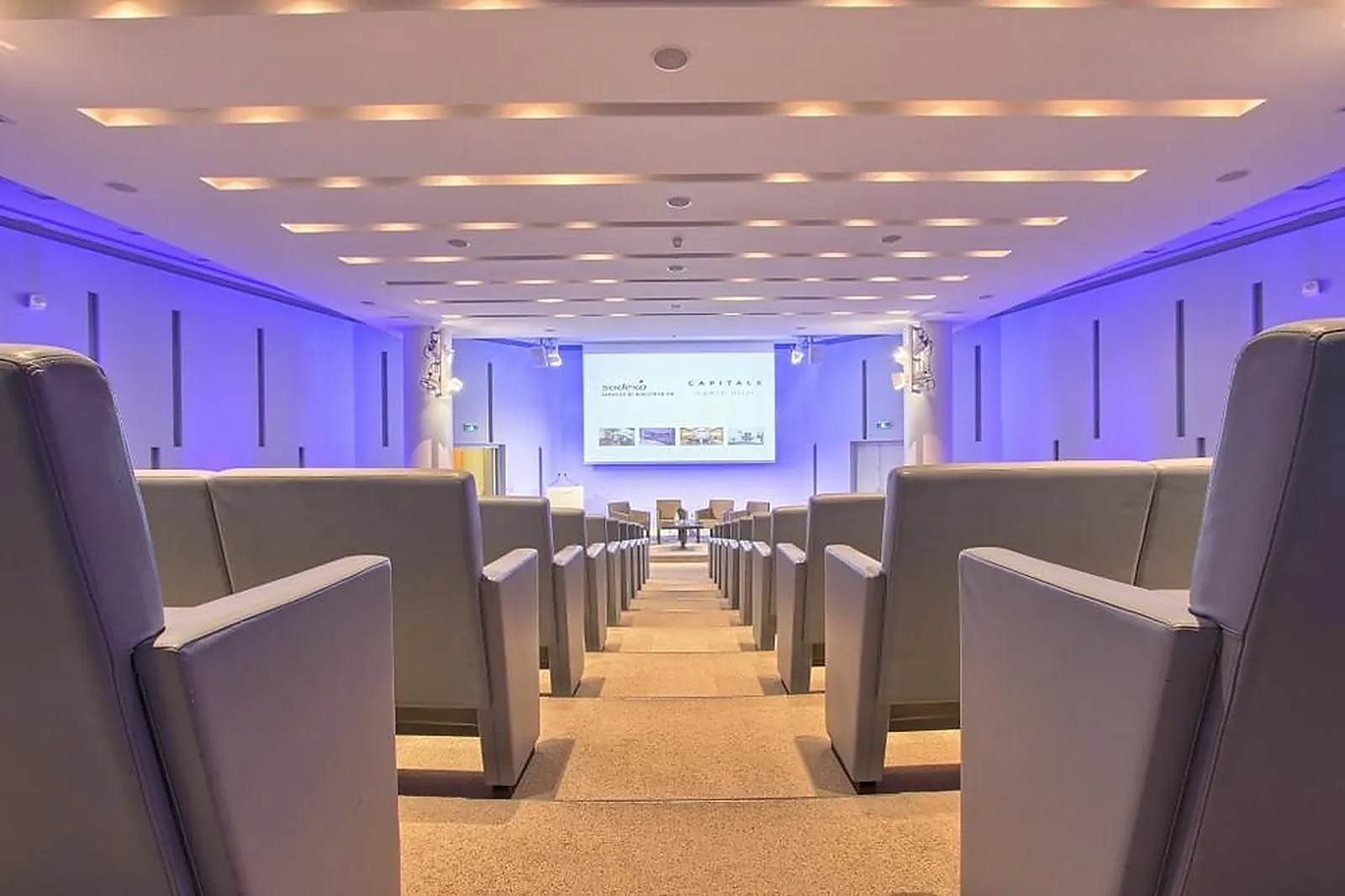 Lieux événementiels, CENTRE DE CONFÉRENCES CAPITAL 8