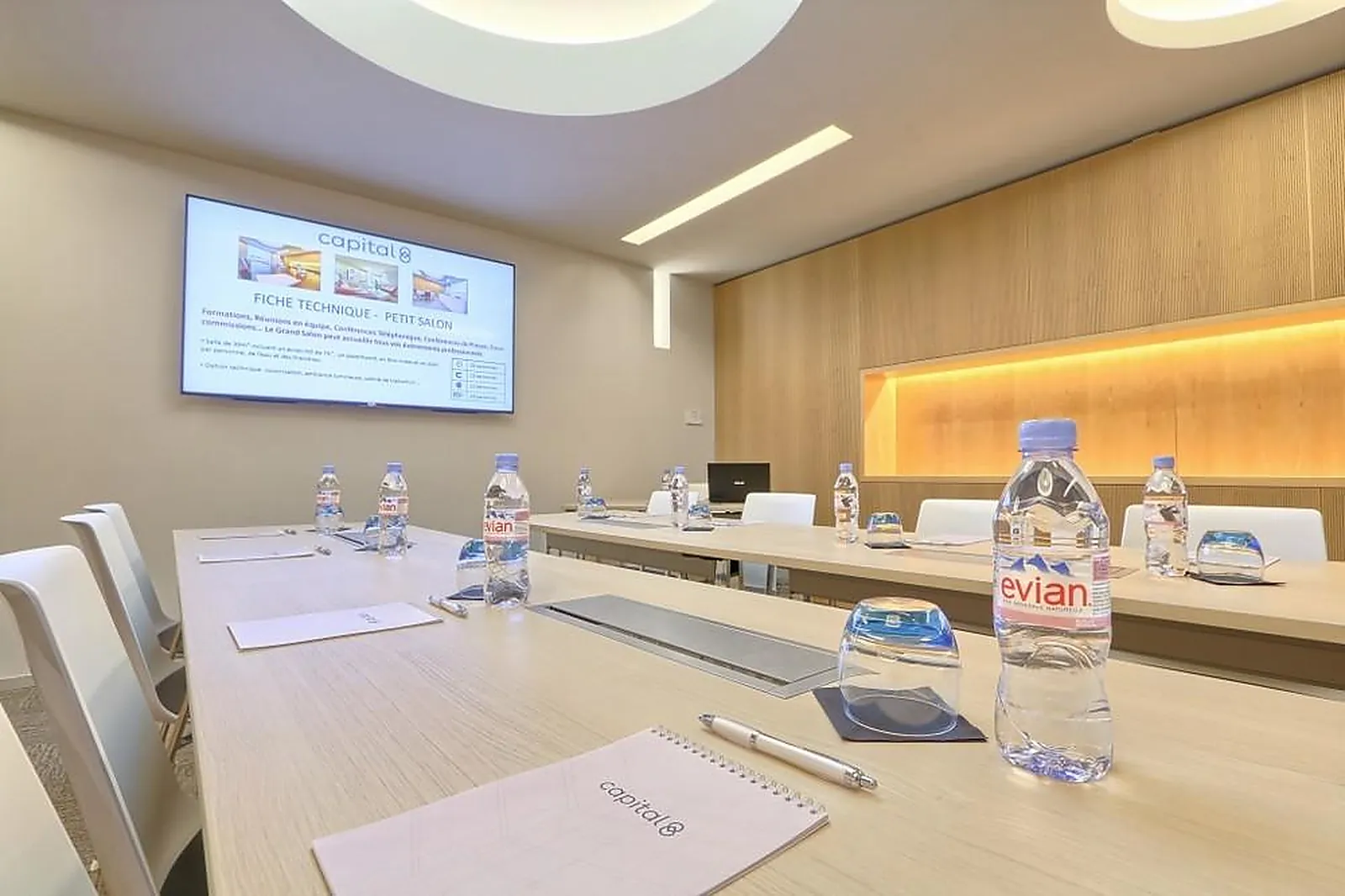 Lieux événementiels, CENTRE DE CONFÉRENCES CAPITAL 8