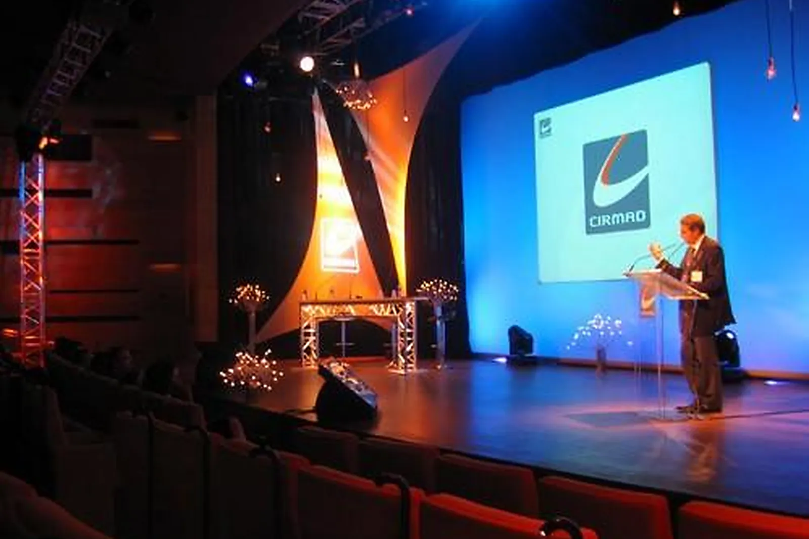 Lieux événementiels, CENTRE DE CONFERENCES D'ORLEANS