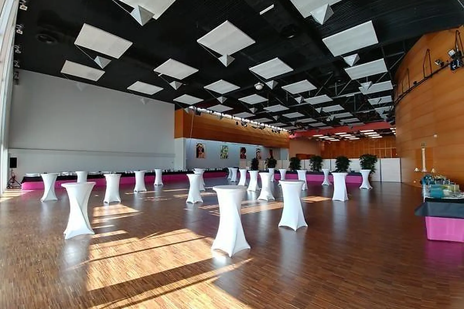 Lieux événementiels, CENTRE DE CONGRES LES ATLANTES