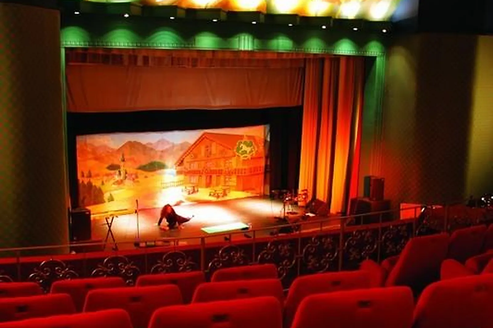 Lieux événementiels, CENTRE DE CONGRES DE BAGNOLES-DE-L'ORNE