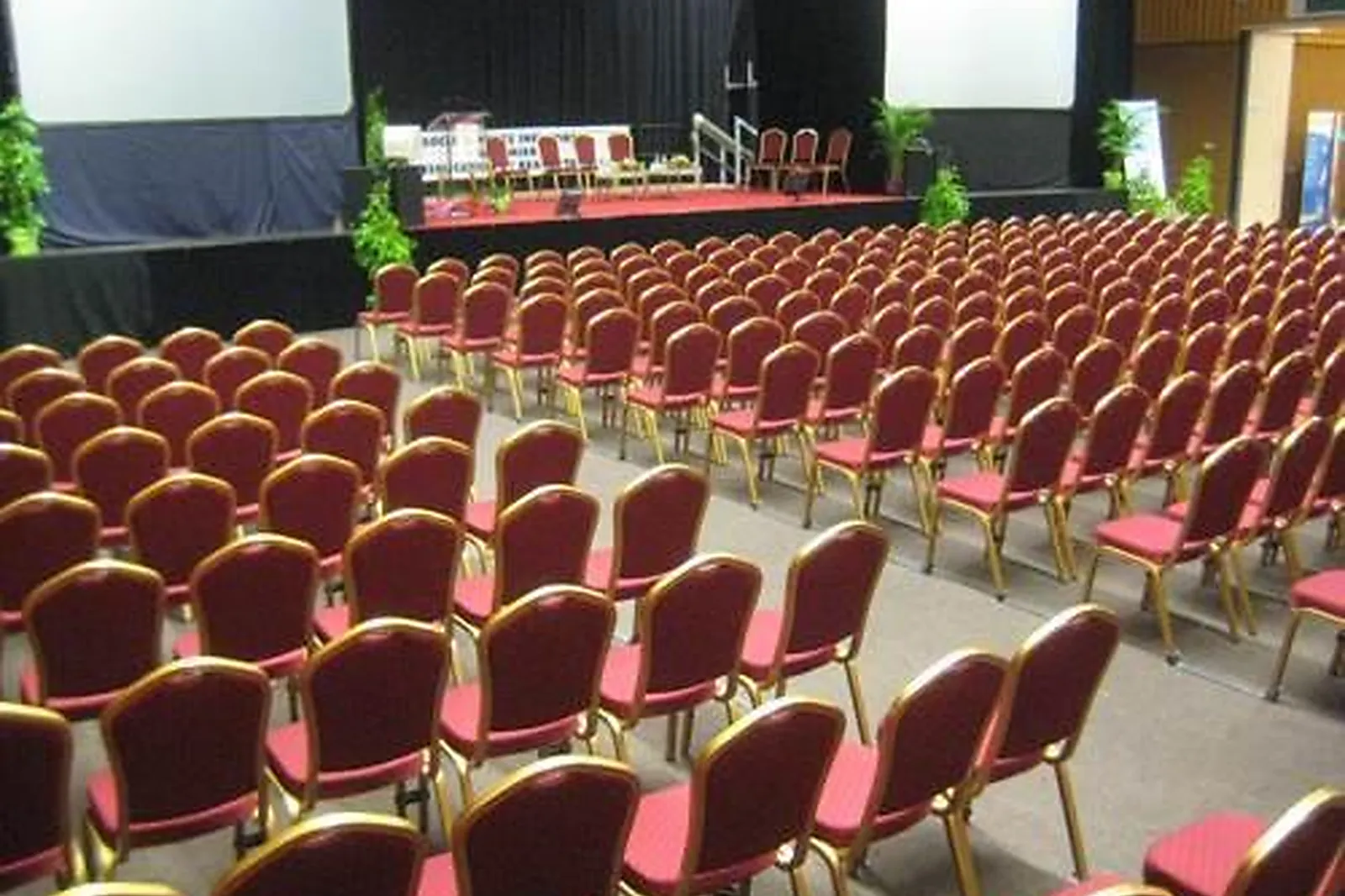 Lieux événementiels, CENTRE DE CONGRES DE BAGNOLES-DE-L'ORNE