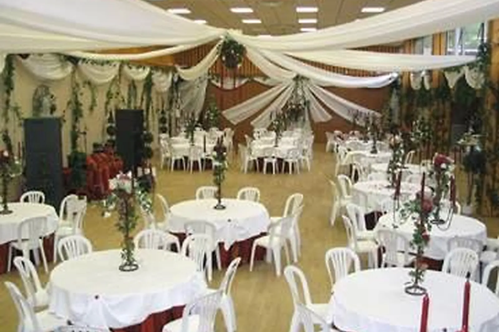 Lieux événementiels, CENTRE DE CONGRES DE BAGNOLES-DE-L'ORNE