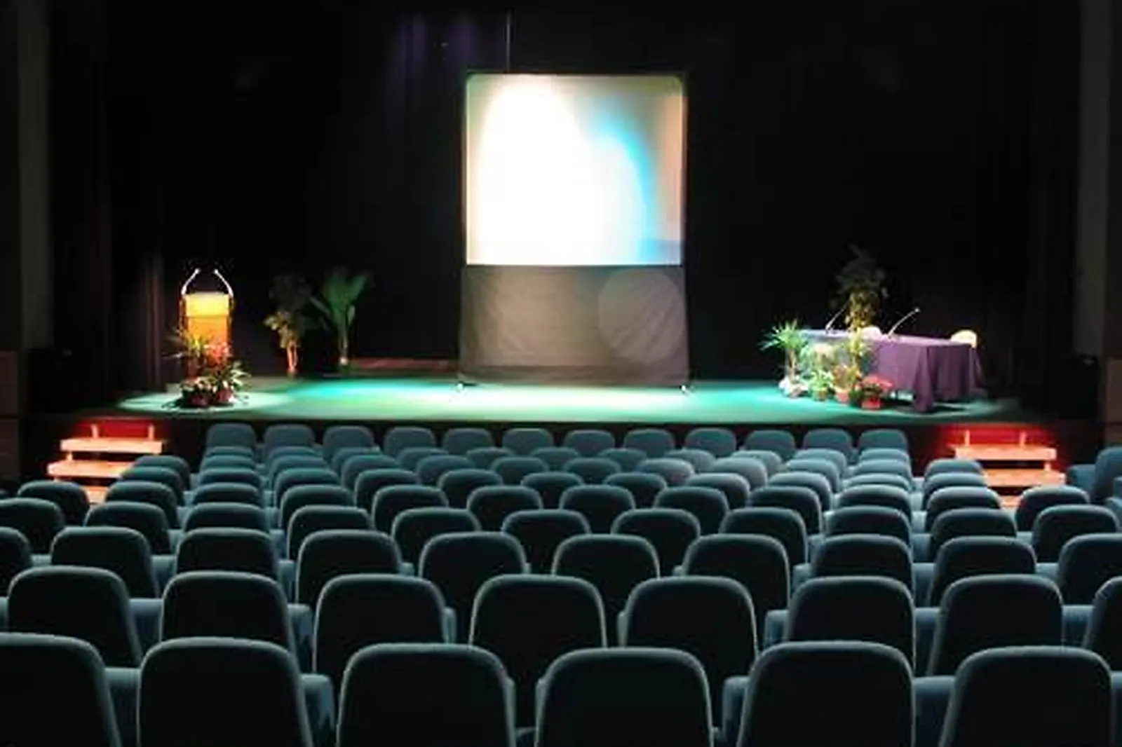 Lieux événementiels, CENTRE DE CONGRES DE BAGNOLES-DE-L'ORNE