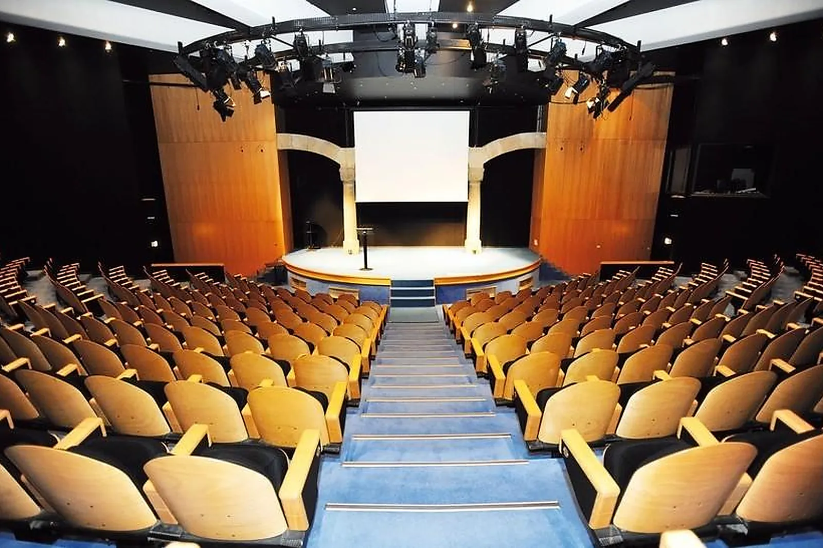 Lieux événementiels, CENTRE DE CONGRÈS DE BURGHOF