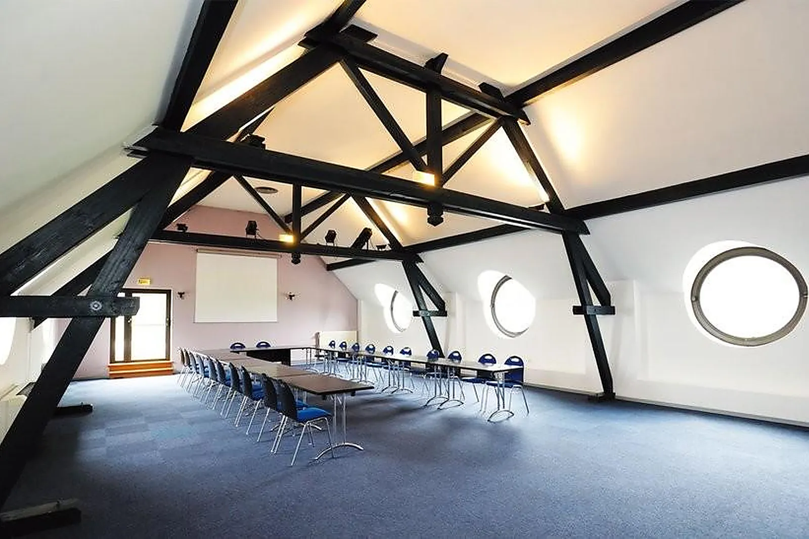 Lieux événementiels, CENTRE DE CONGRÈS DE BURGHOF