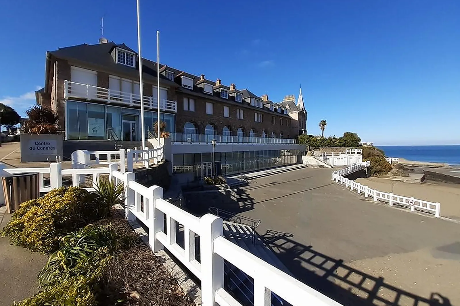 Lieux événementiels, CENTRE DE CONGRÈS DE SAINT-QUAY-PORTRIEUX