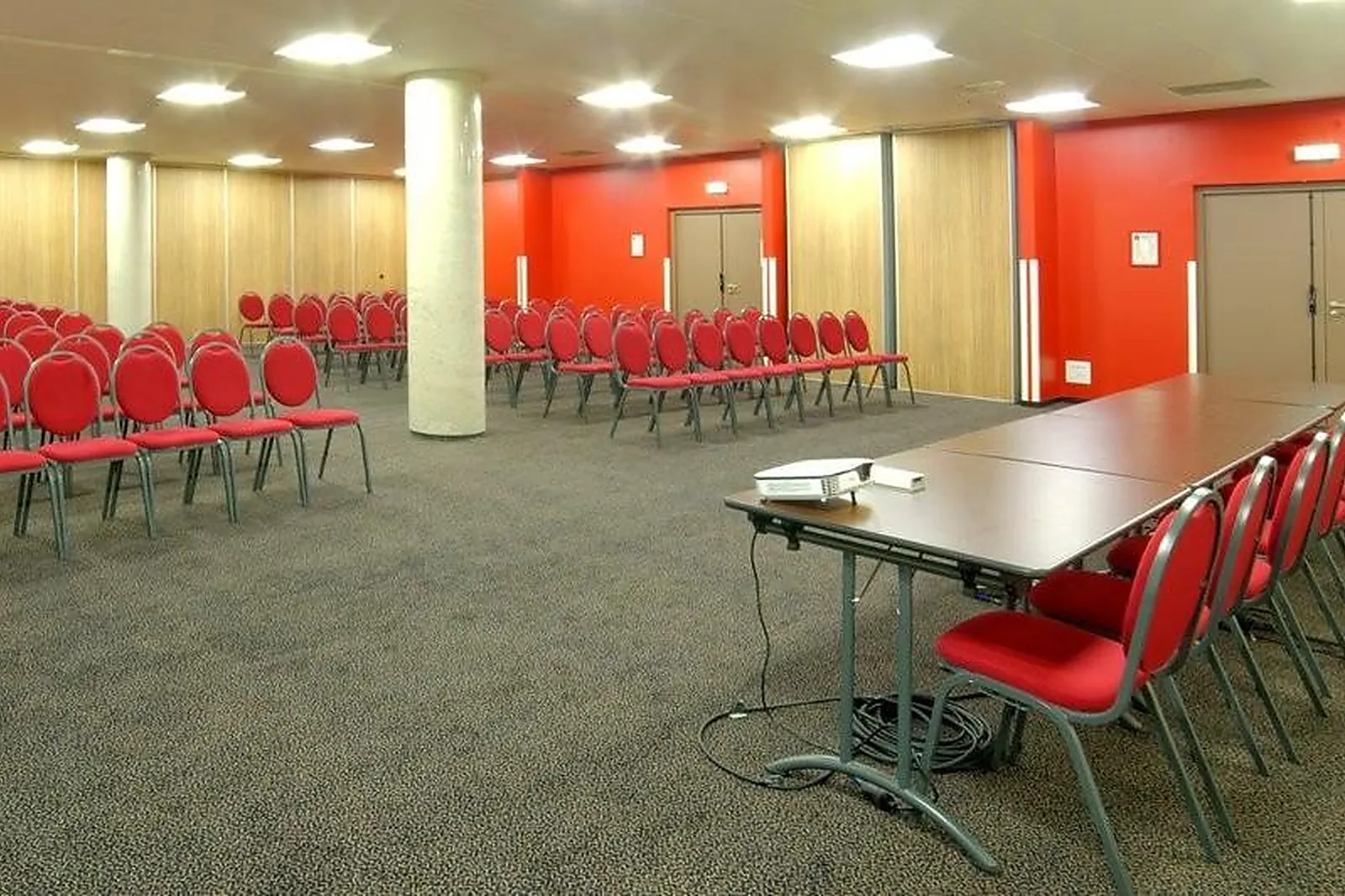 Lieux événementiels, CENTRE DE CONGRÈS DE VIERZON