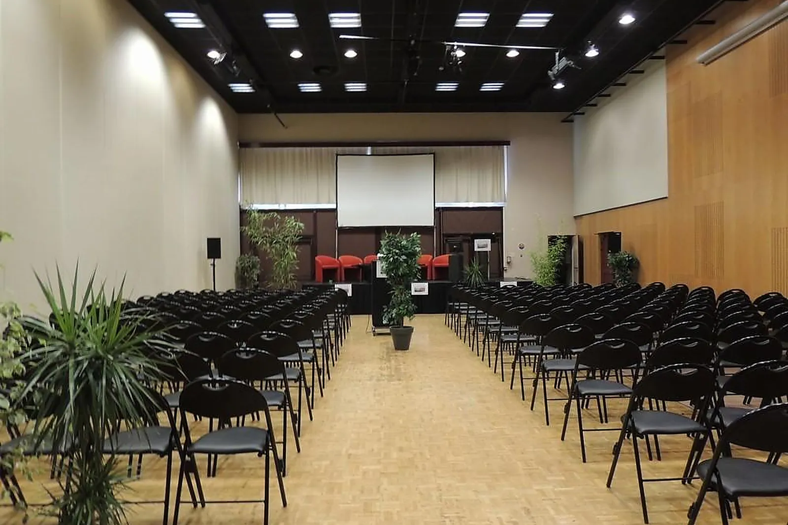 Lieux événementiels, CENTRE DE CONGRÈS LA FLEURIAYE