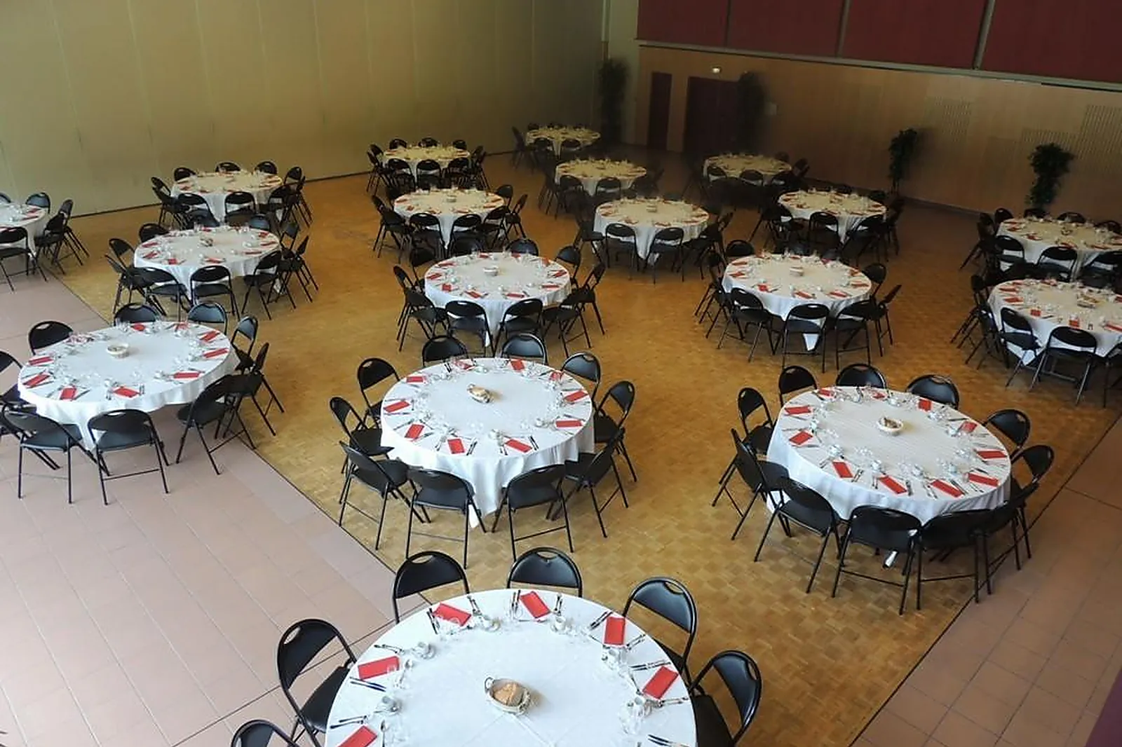 Lieux événementiels, CENTRE DE CONGRÈS LA FLEURIAYE