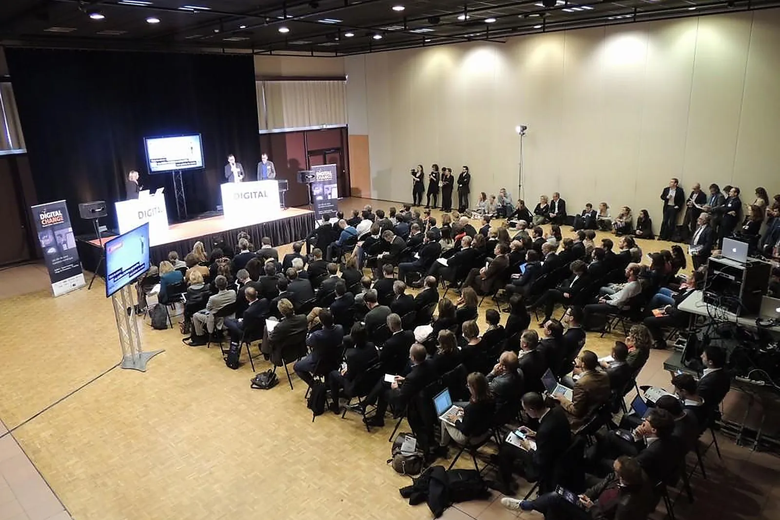 Lieux événementiels, CENTRE DE CONGRÈS LA FLEURIAYE