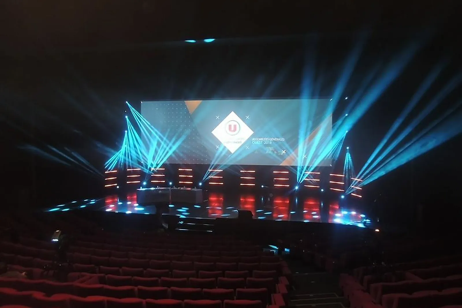 Lieux événementiels, CENTRE DE CONGRÈS LA FLEURIAYE