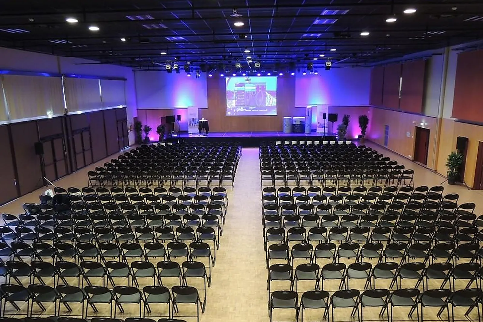 Lieux événementiels, CENTRE DE CONGRÈS LA FLEURIAYE