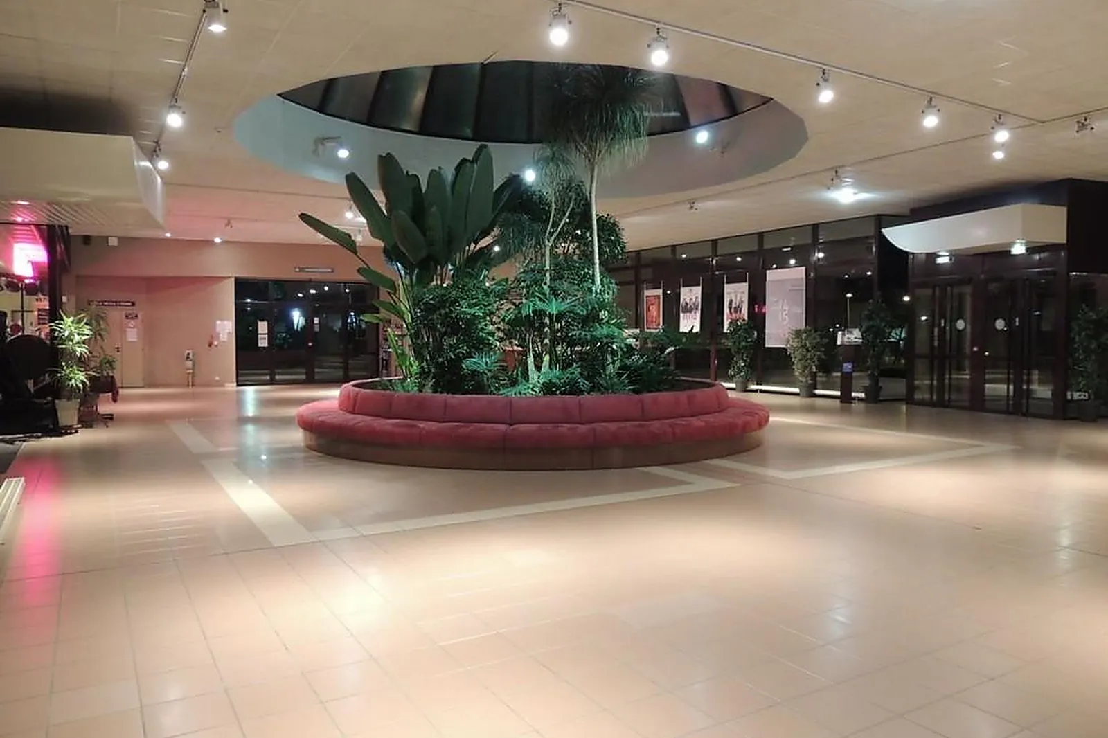 Lieux événementiels, CENTRE DE CONGRÈS LA FLEURIAYE