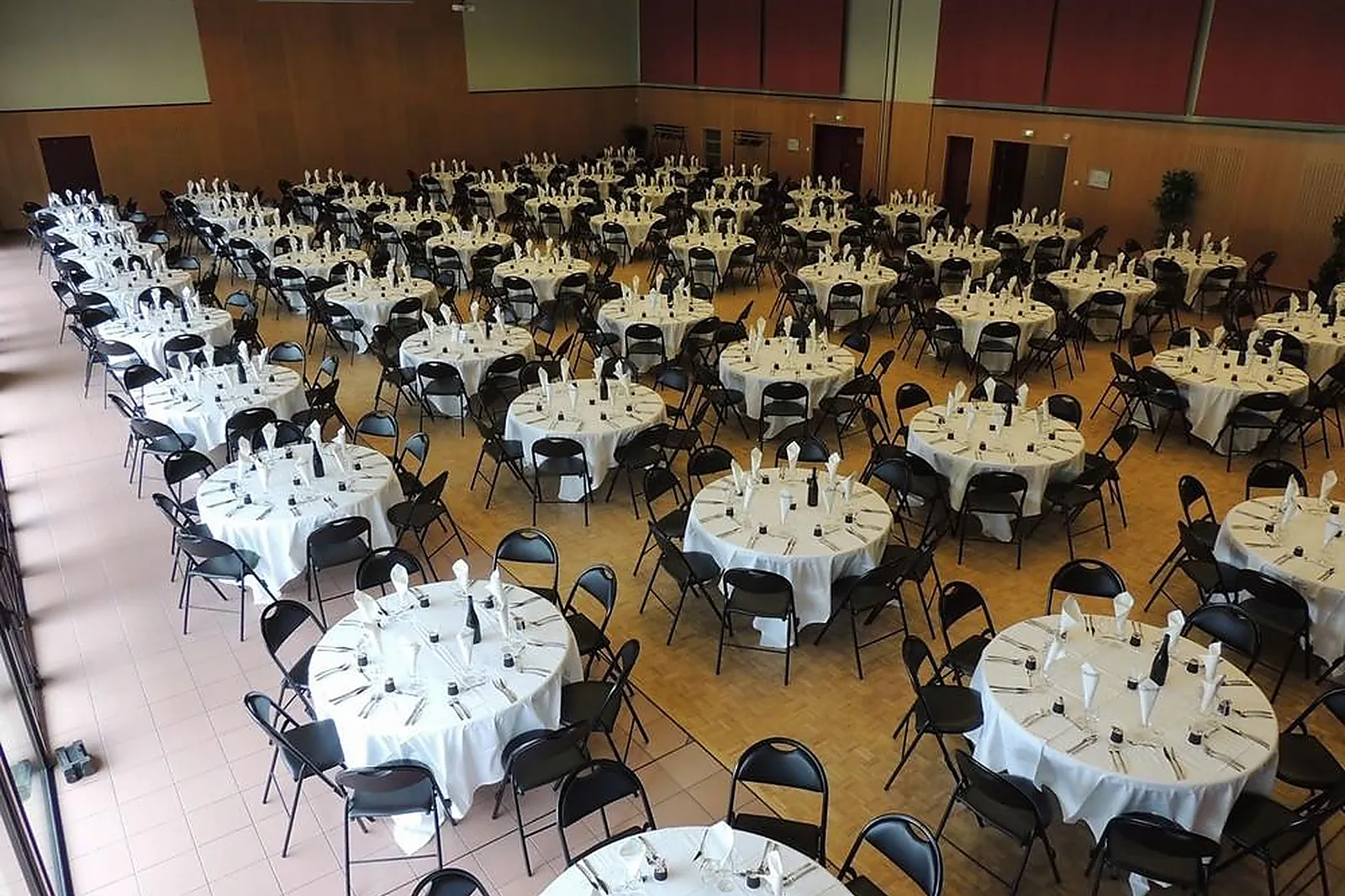 Lieux événementiels, CENTRE DE CONGRÈS LA FLEURIAYE