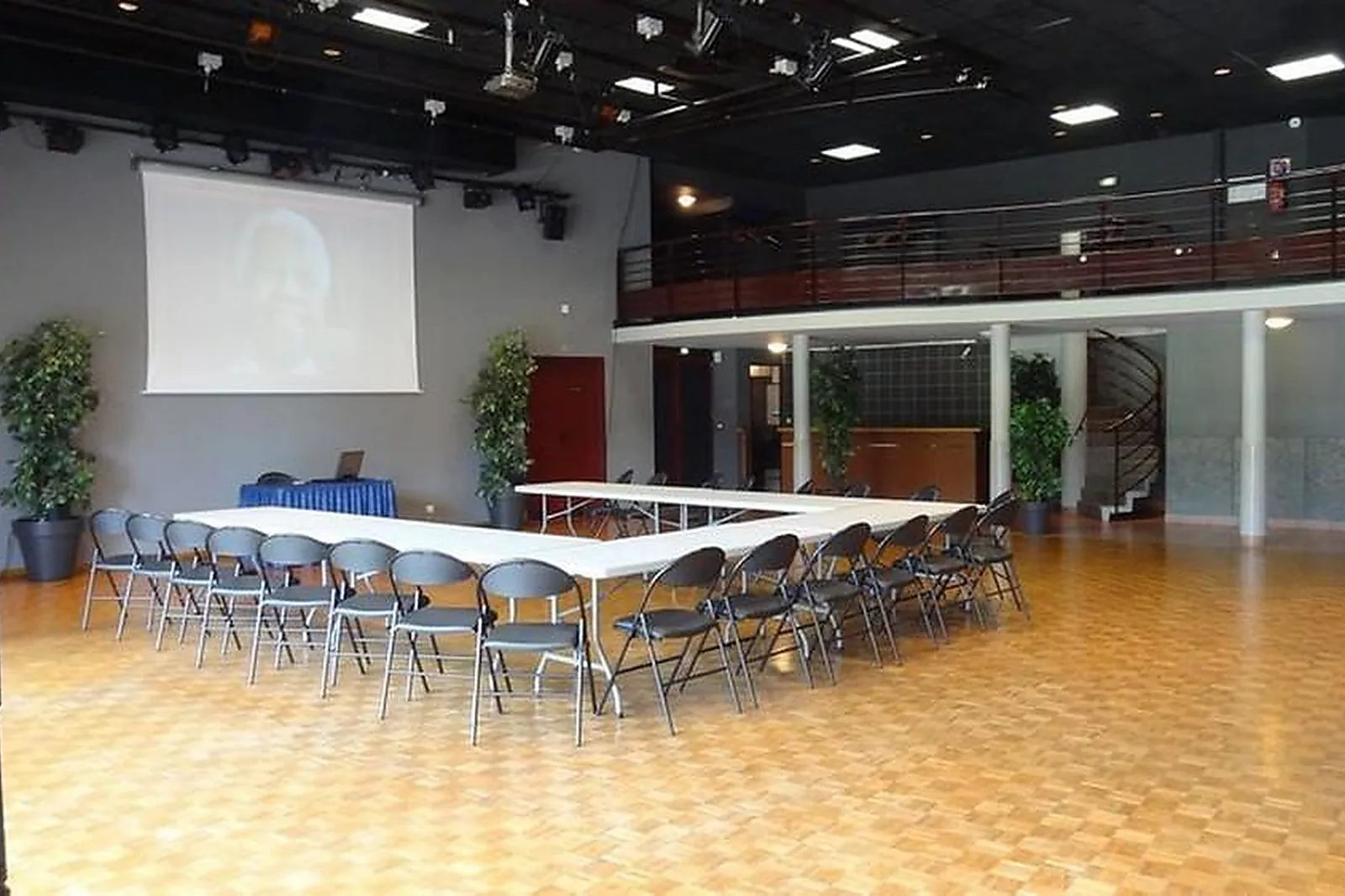 Lieux événementiels, CENTRE DE CONGRÈS LA FLEURIAYE